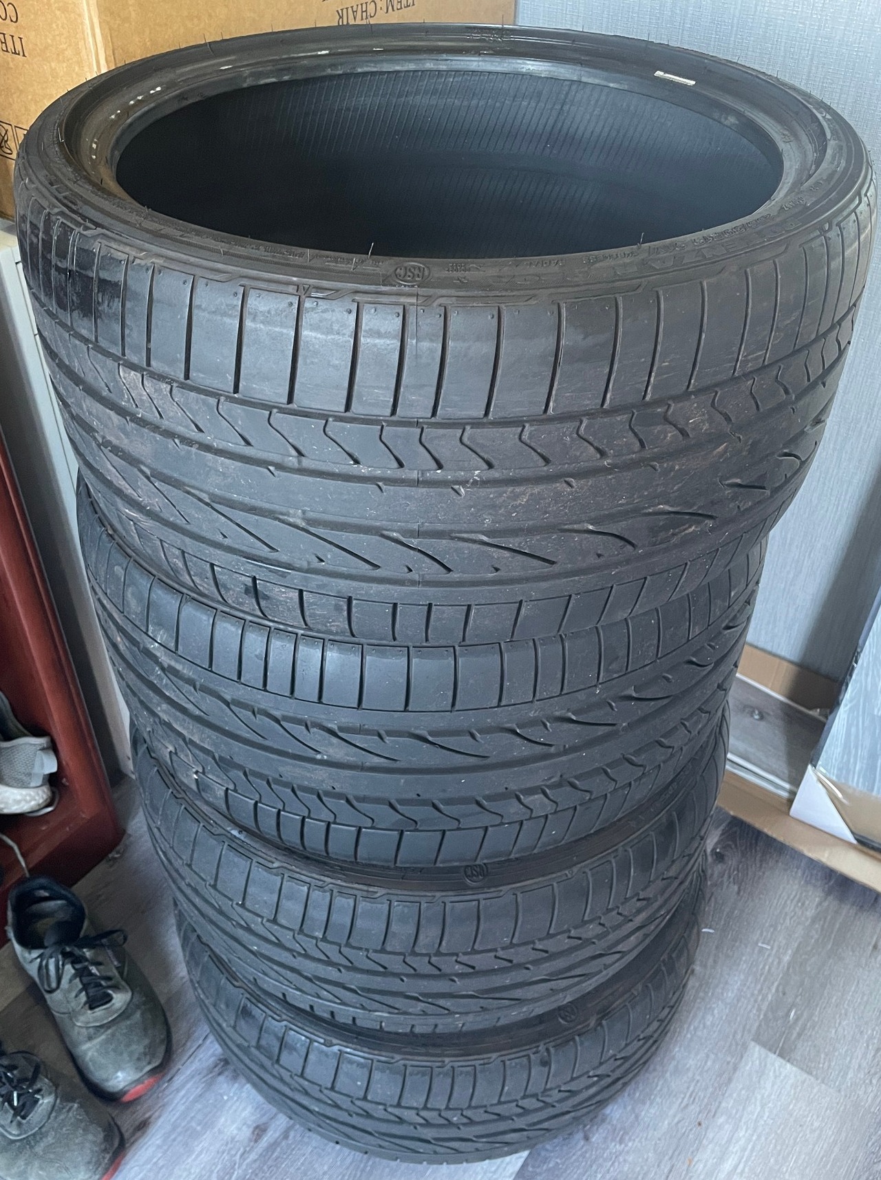 Bridgestone run flat, sizes 2 tyres:255/30/19 and 2 tires 225/35 