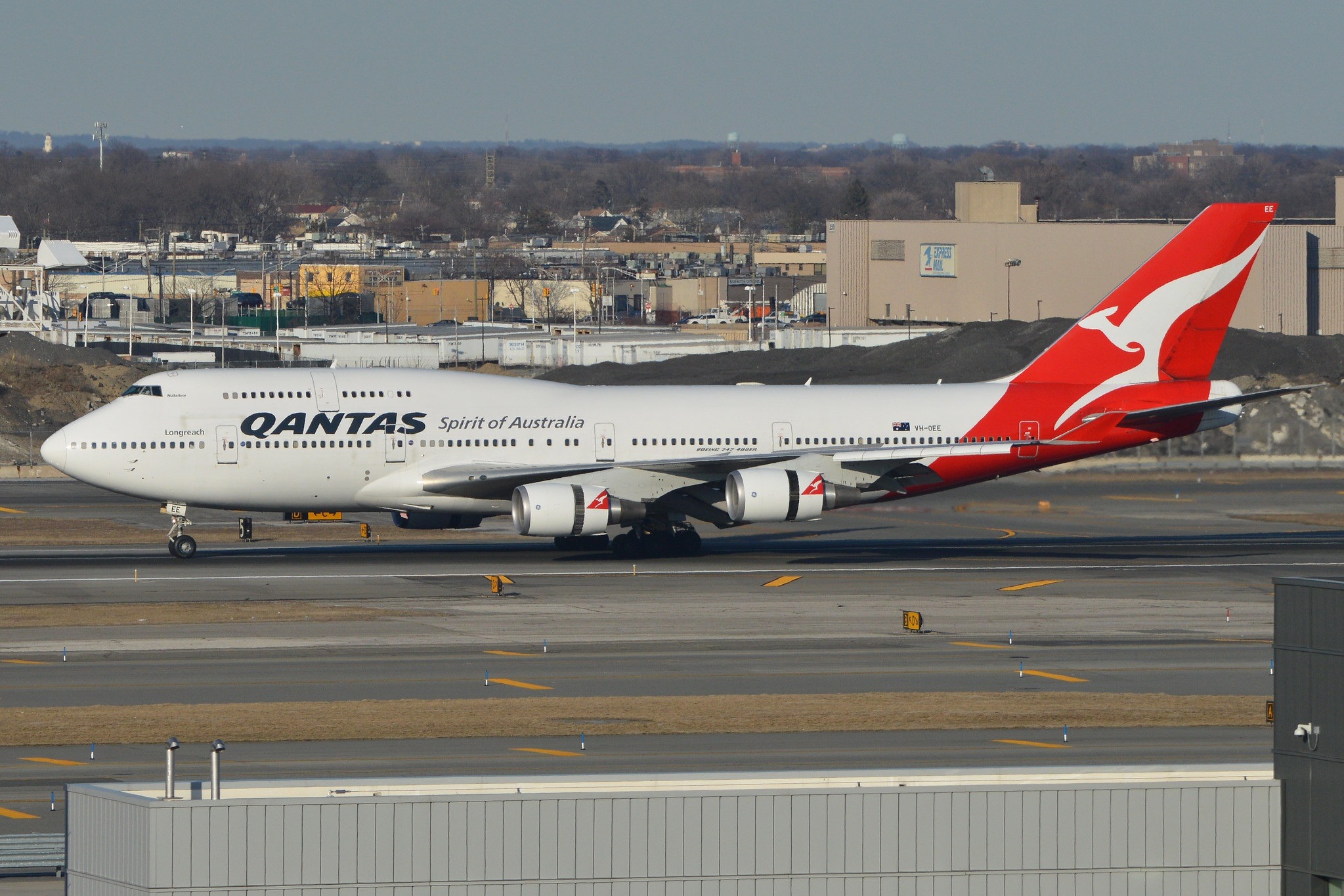 VH-OEE to the rescue once again... - Airline Secrets Exposed | Facebook