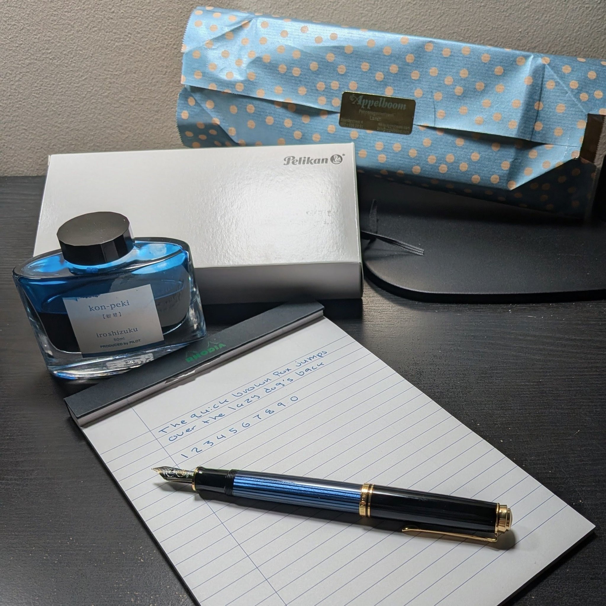 Pelikan M600 Souveran EF review with Edelstein Sapphire ink