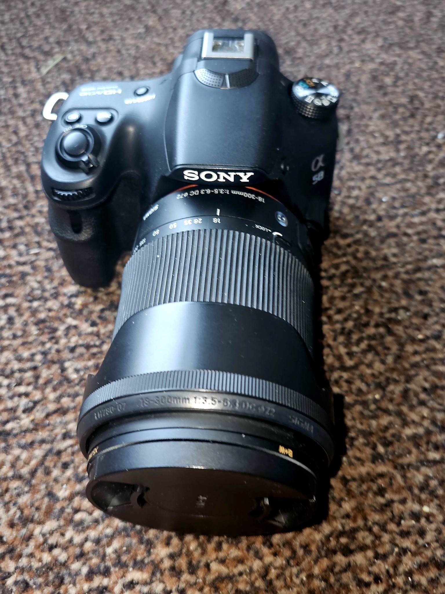 Sony SLT-a58 vs Sony a700 camera comparison