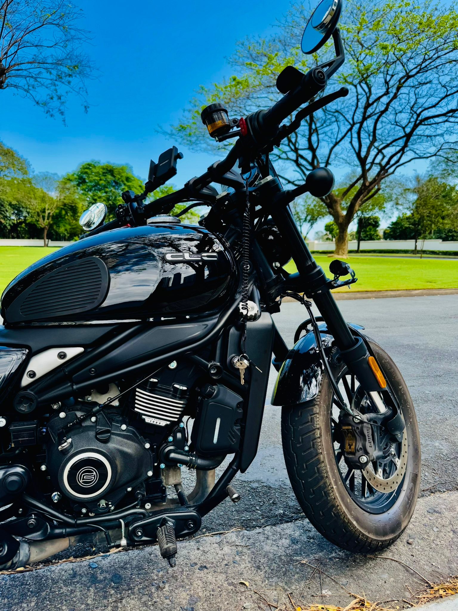 My daily Black horse Ride 🏍️💨