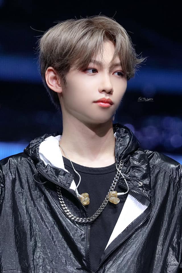 HD] 190325 UNVEIL THE MIROH ‪Comeback Showcase‬ ‪© Feel The Light‬