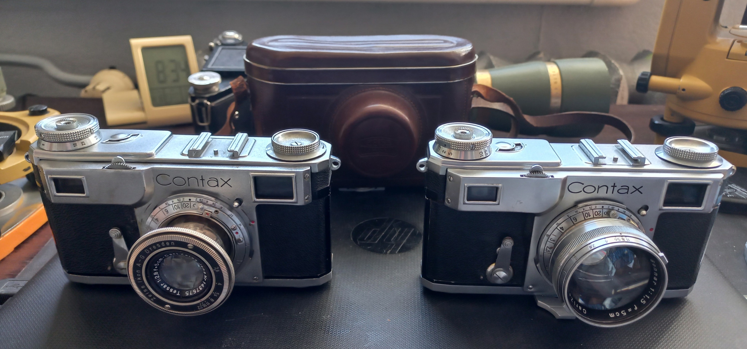 Contax II with Zeiss 2.8 cm Tessar f:8 lens