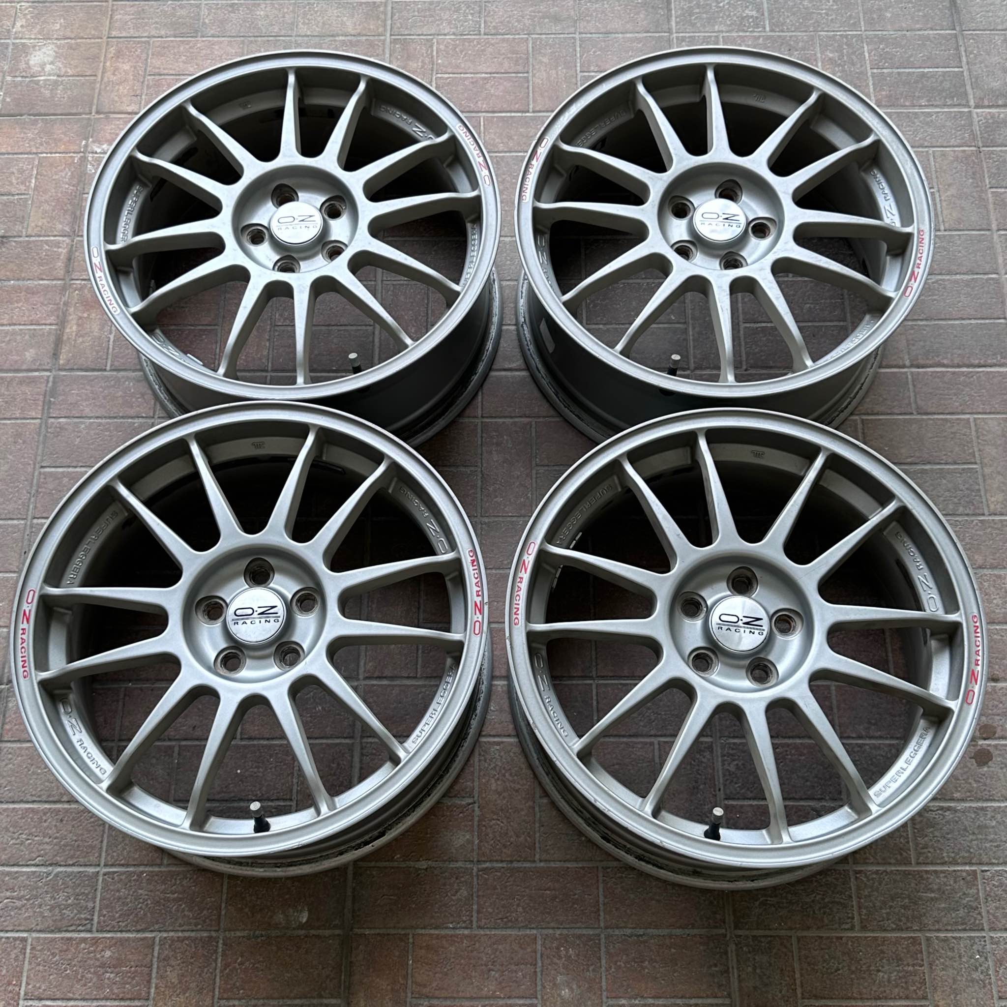 For sale OZ Racing Superleggera 17s Made in Italy 5x100 17x7 +48