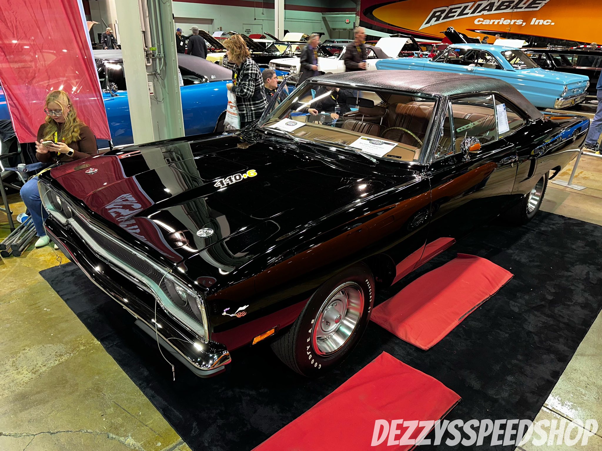 More pics of that gorgeous factory Gator Grain 1970 Plymouth Road