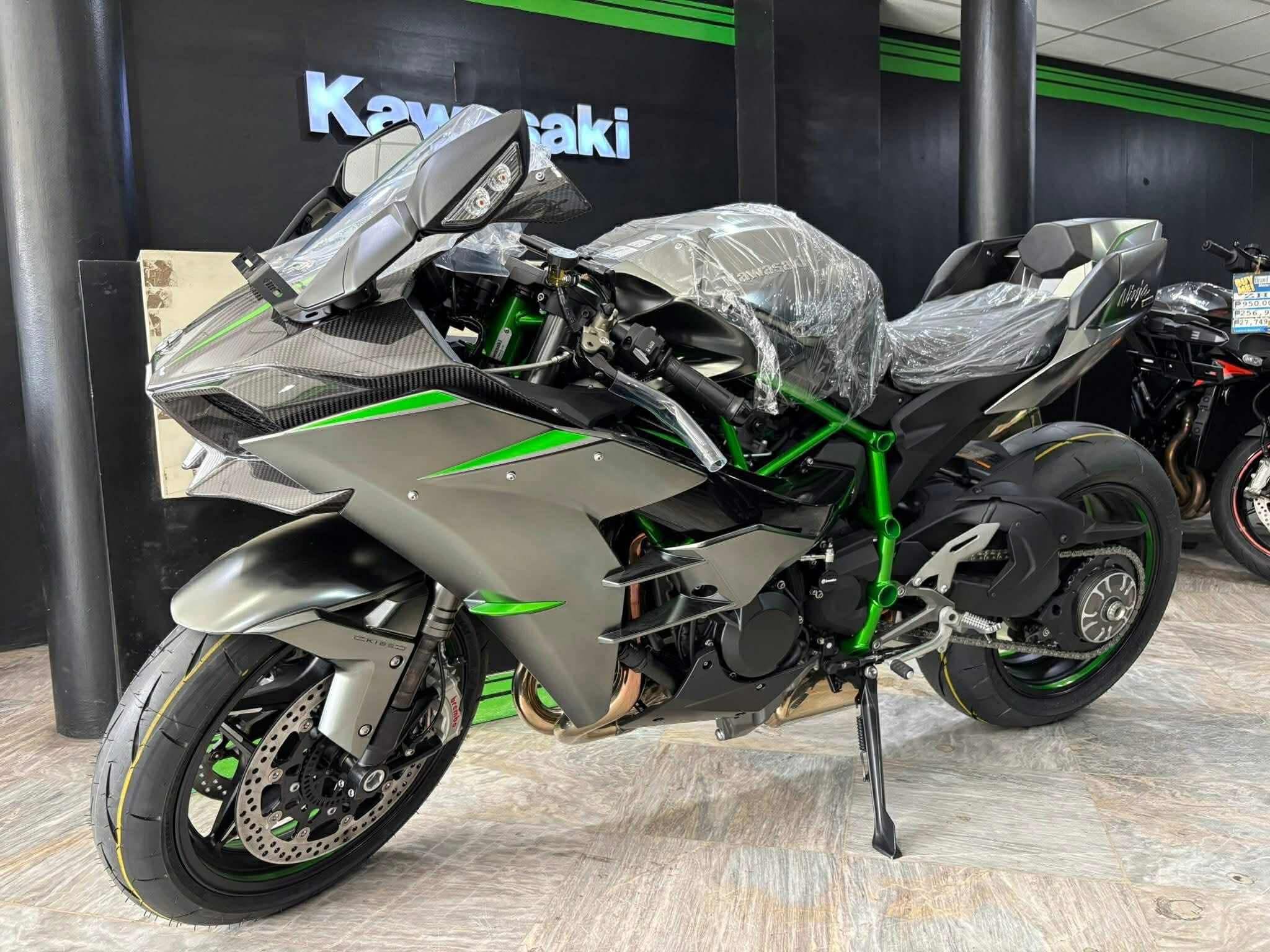 Available!! KAWASAKI NINJA H2 Carbon 2025 Open for Cash and
