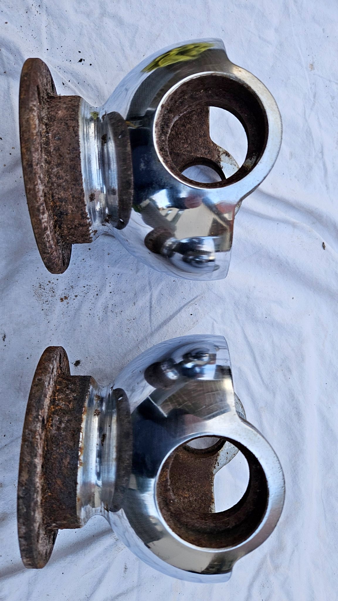 Land Rover Series 3 Swivel Pin Bearing Housings, Seals and Retainers ...