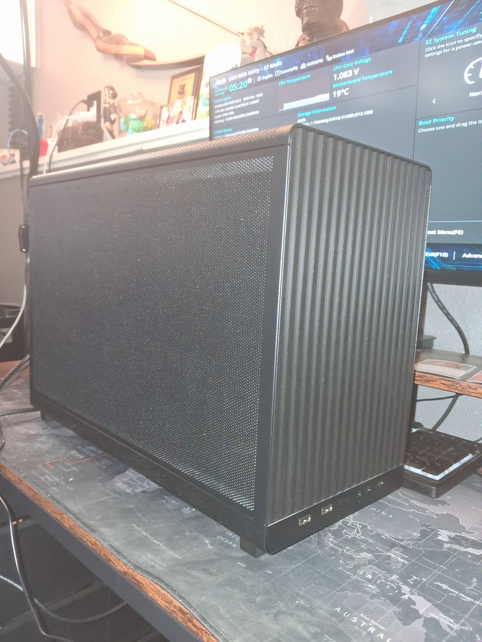 Intel i5 12400F and RTX 5050 gaming PC build in Lian Li A3 case