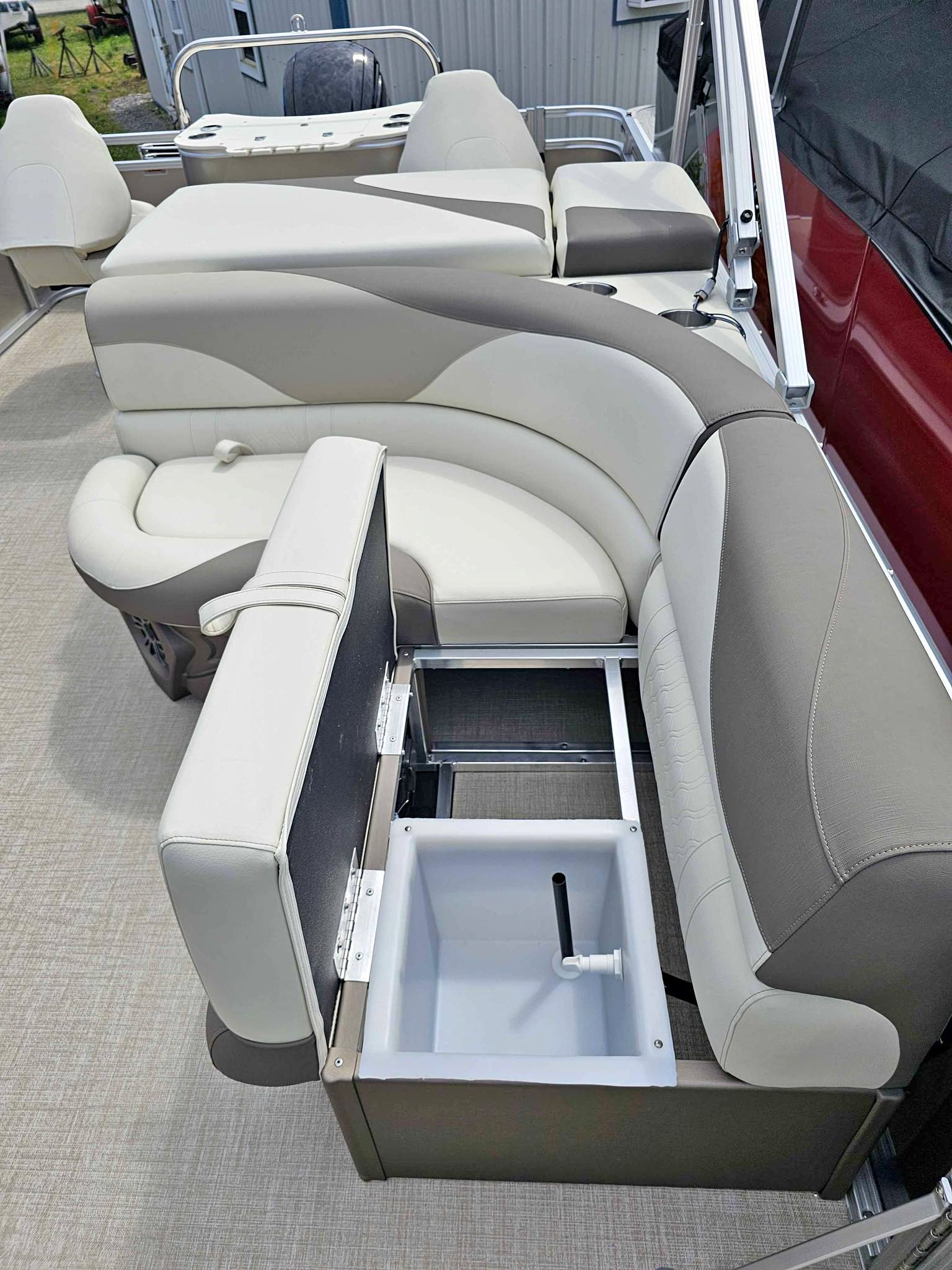 2024 Tahoe Pontoons tahoe ltz - 23 rear fish
