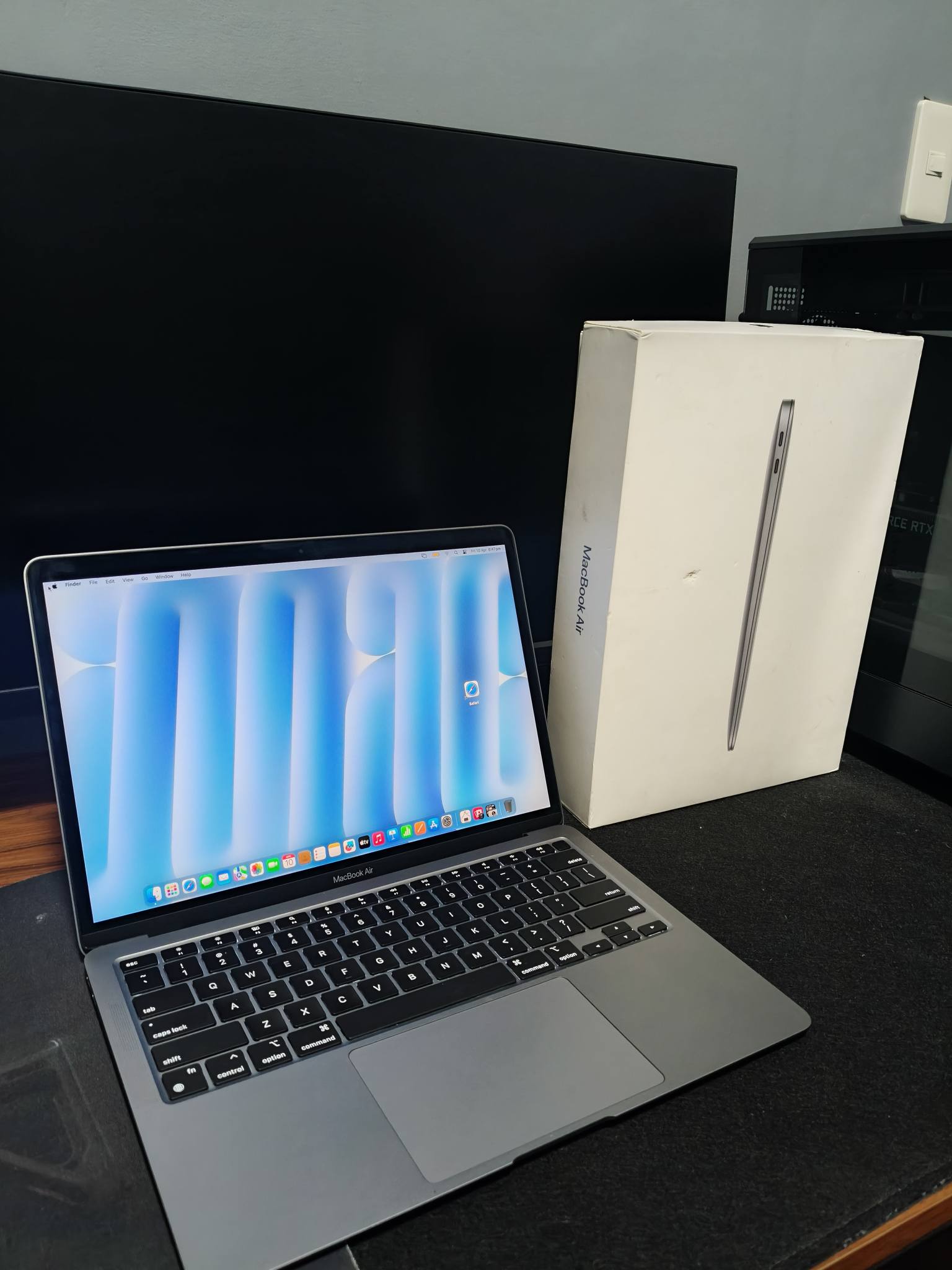 FOR SALE ? PRE OWNED MACBOOK MACBOOK AIR M1 8GB RAM 256GB STORAGE 