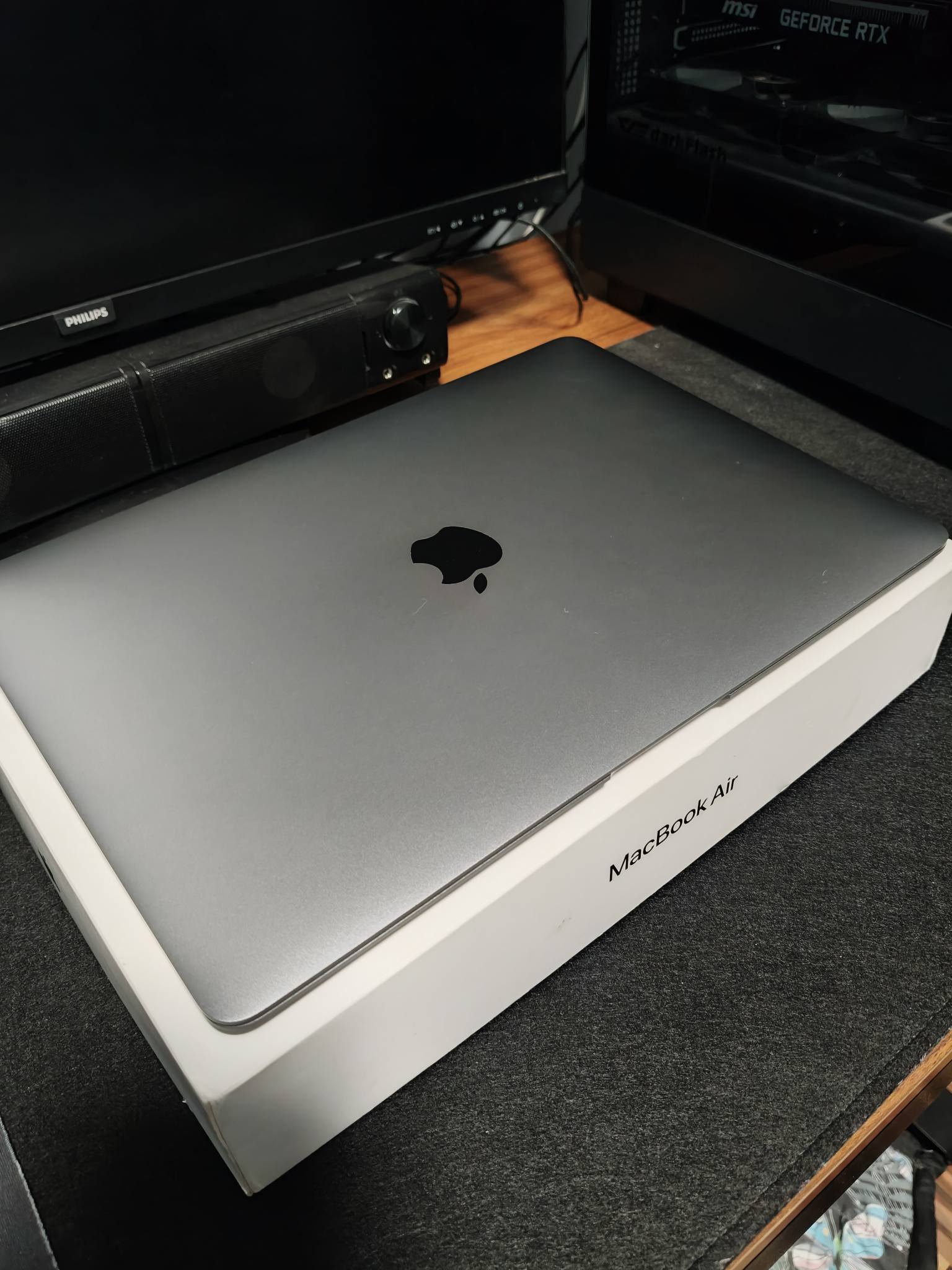 FOR SALE ? PRE OWNED MACBOOK MACBOOK AIR M1 8GB RAM 256GB STORAGE 