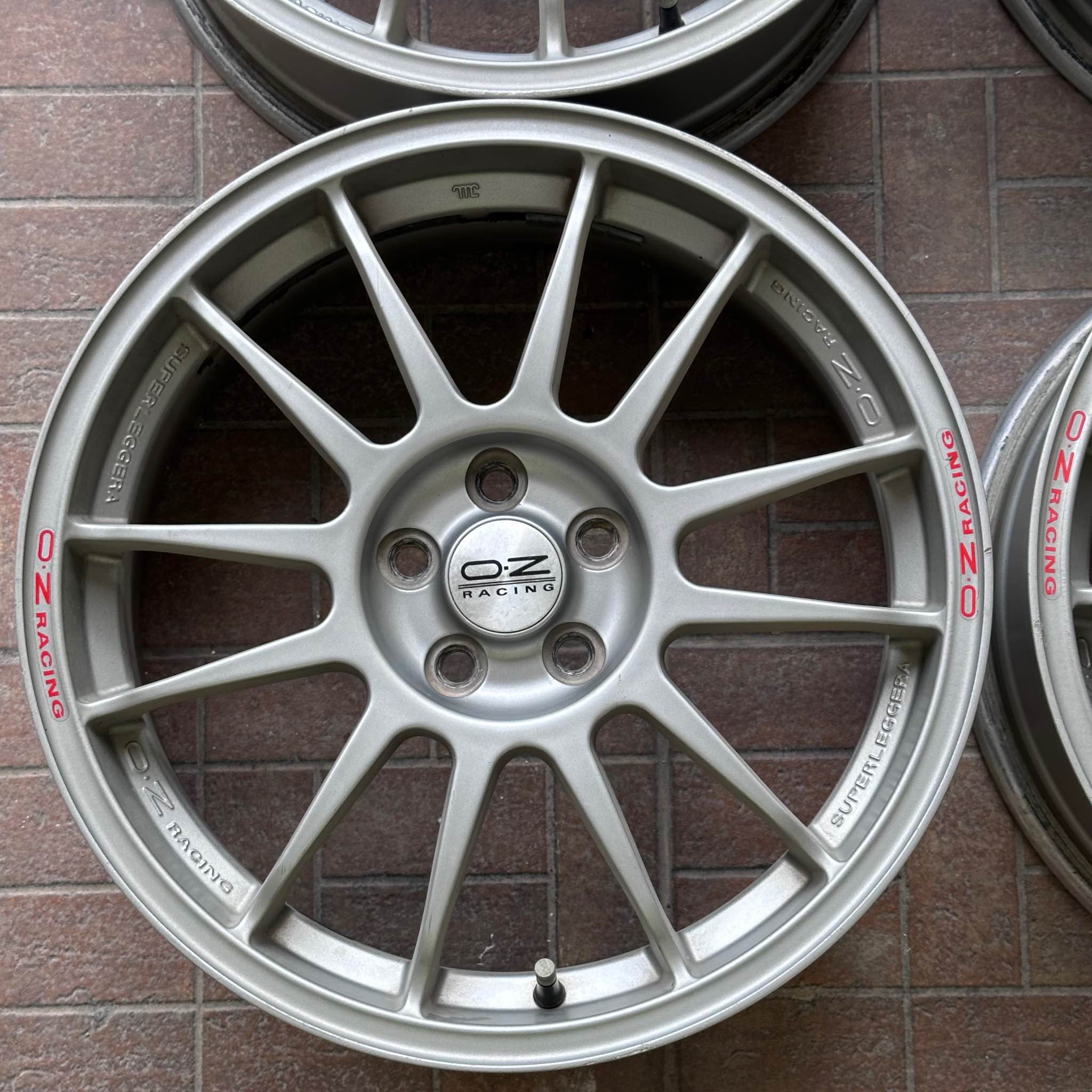 For sale OZ Racing Superleggera 17s Made in Italy 5x100 17x7 +48 