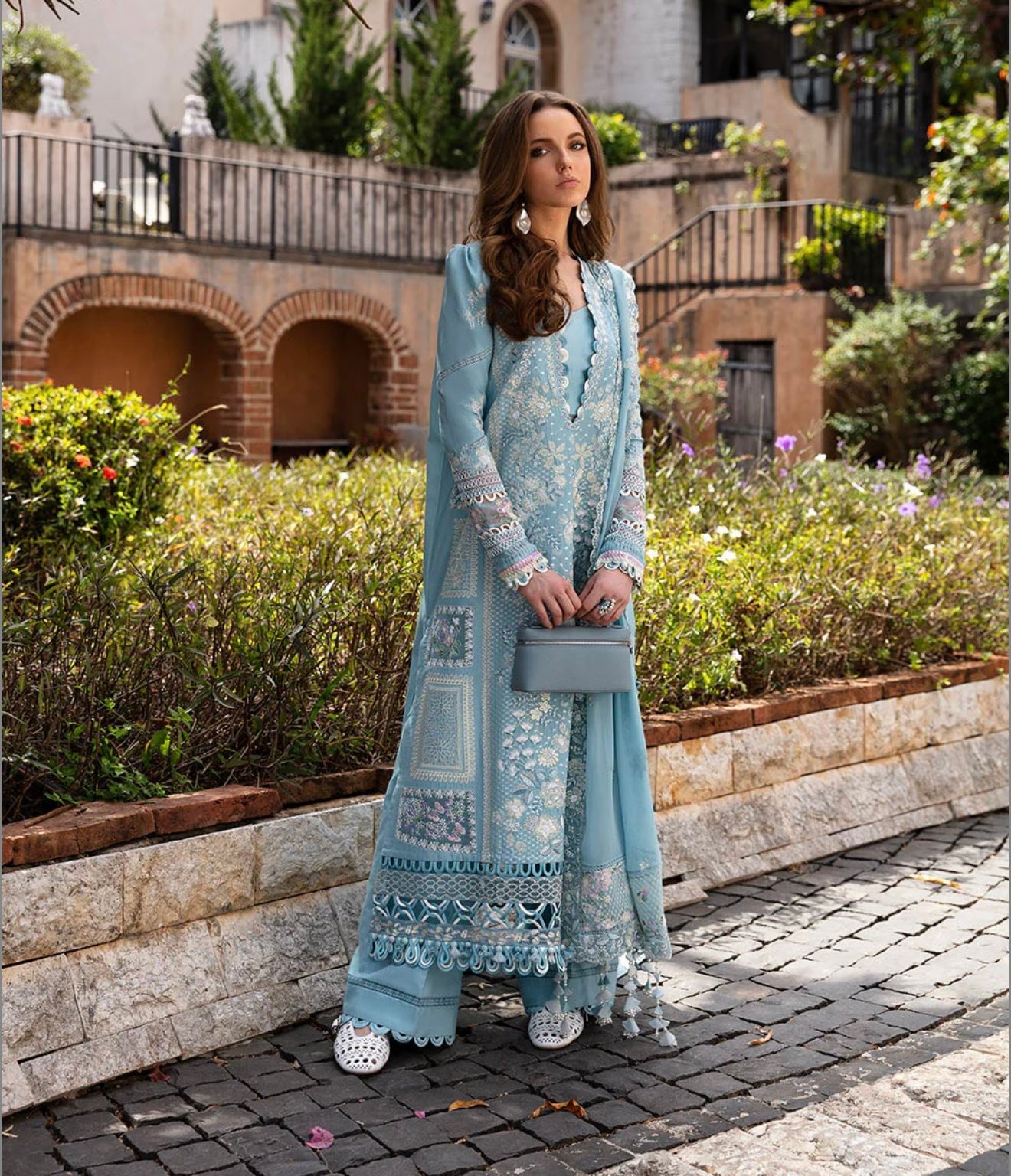 Republic womenswear display picture 1