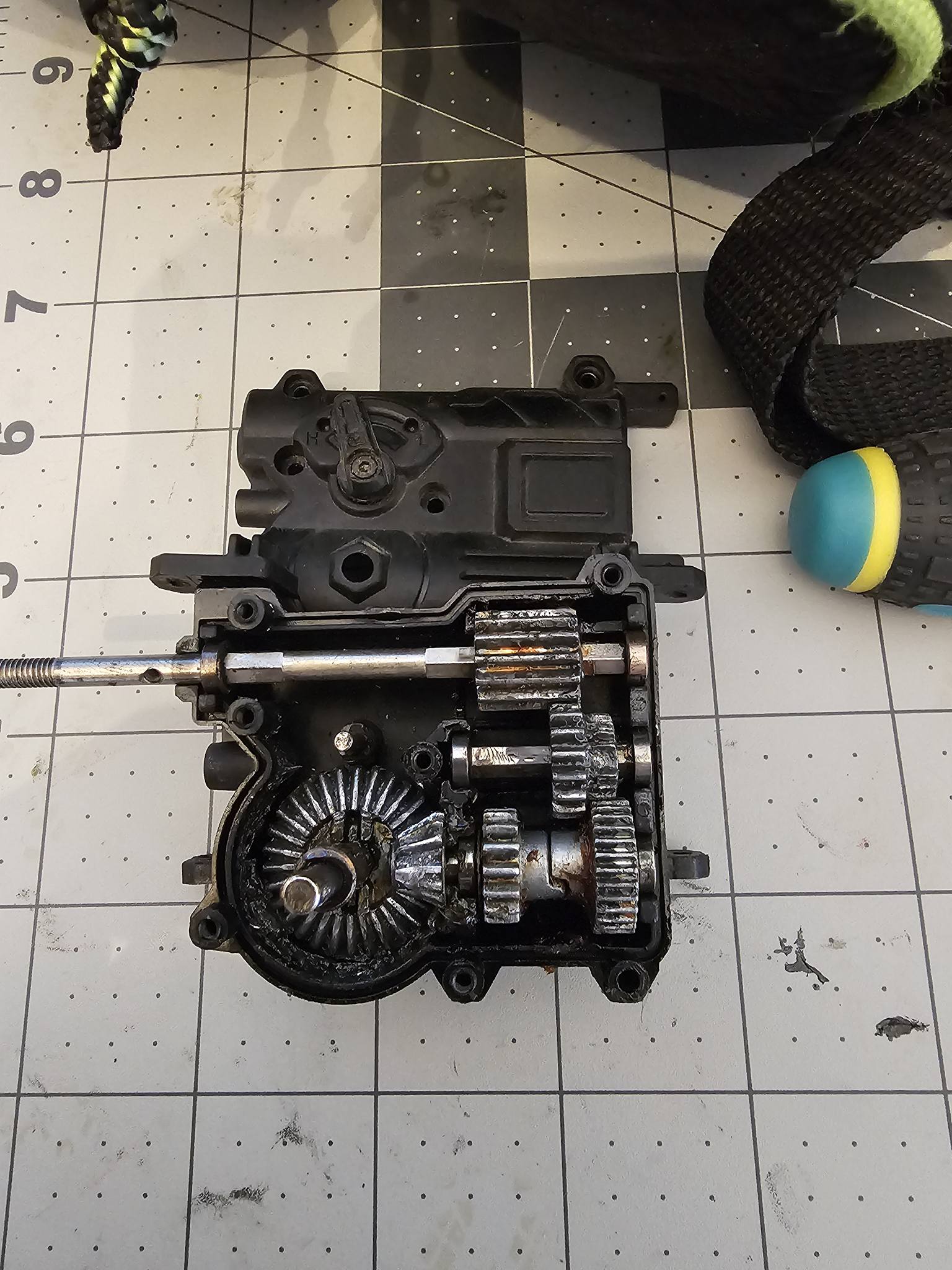 What are the gear names in this RC transmission?