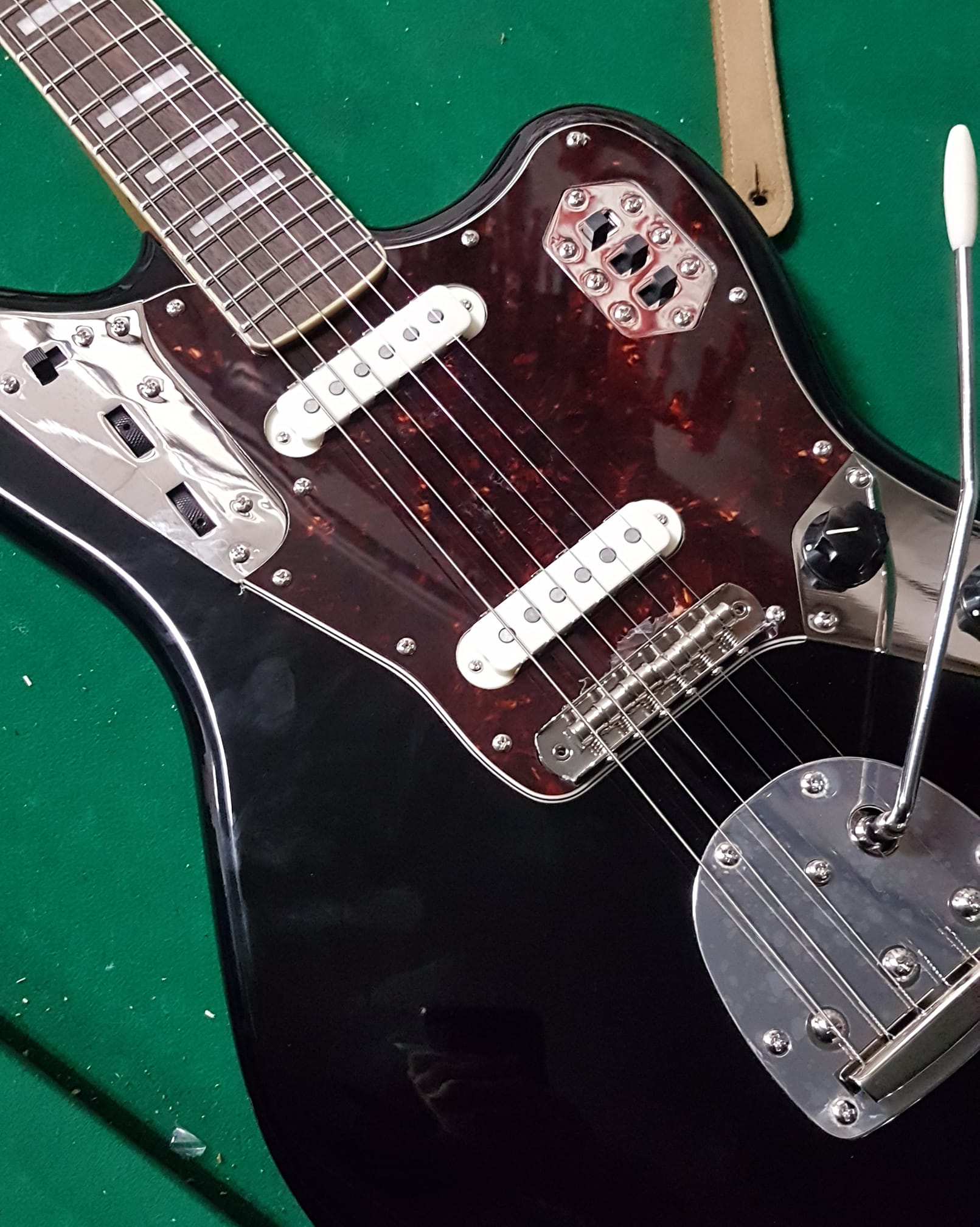 Squier jaguar vintage modified guitar