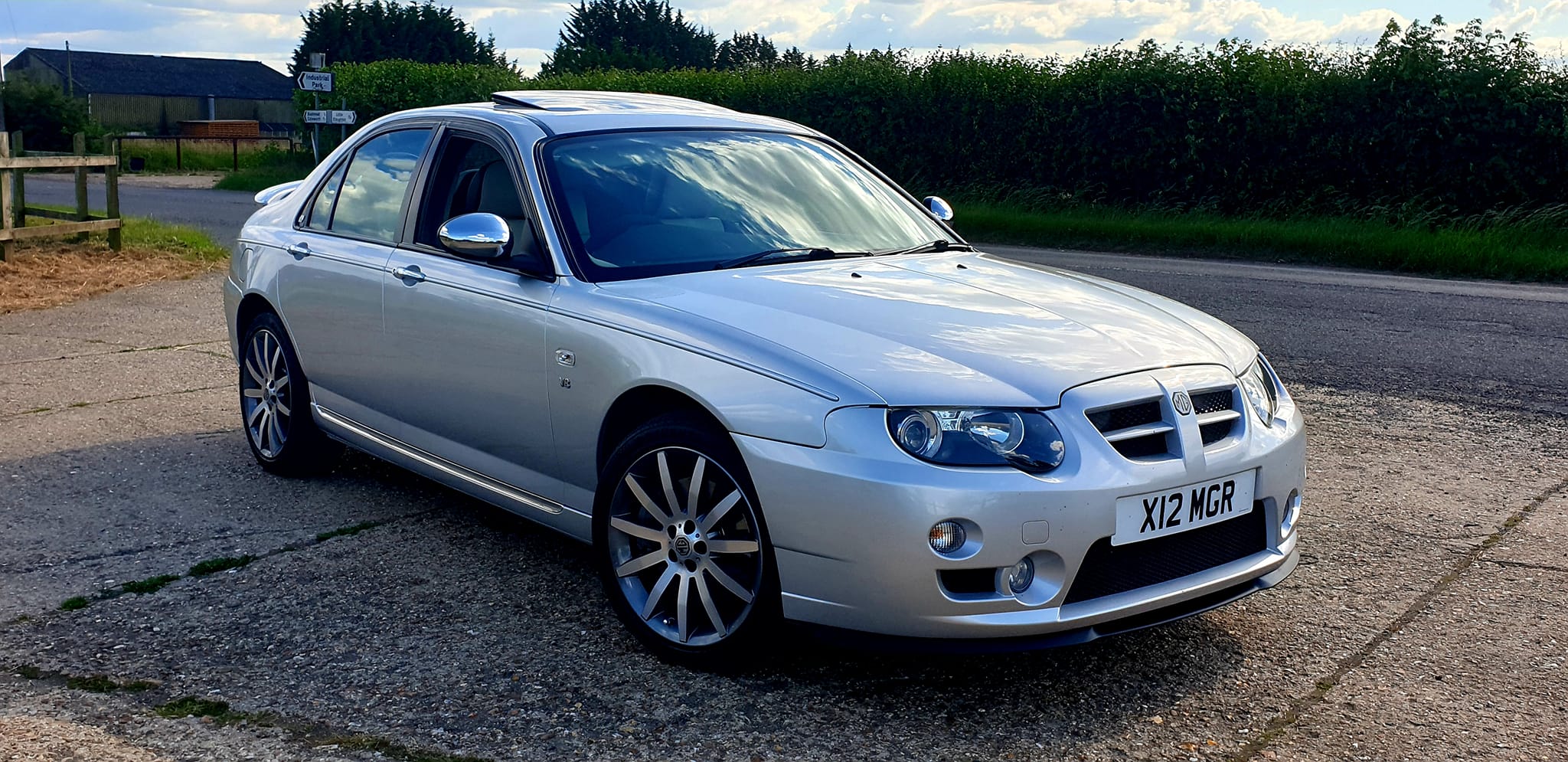 L BUILD Hi -νガンダム　2セット I have decided to put my 2007 Mk2 MG ZT 260 4.6l V8 number #307 of