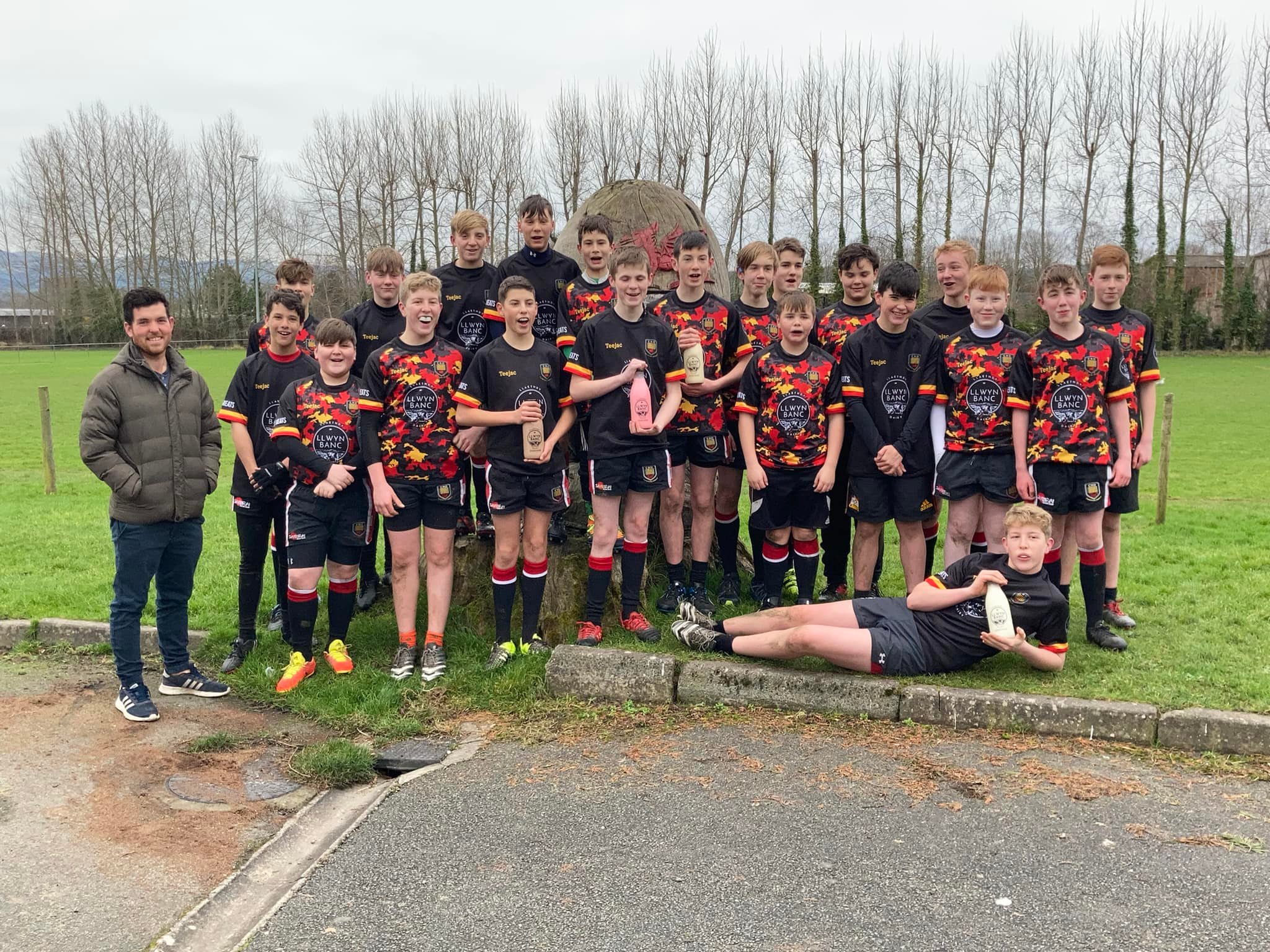 We are now proud sponsors of... - Llaethdy Llwyn Banc Dairy