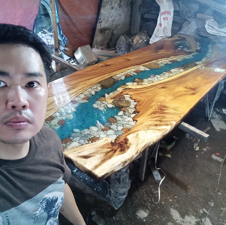 RUGGED WOODLANDS Epoxy Resin Table🌿 Bring the raw beauty of nature into ...