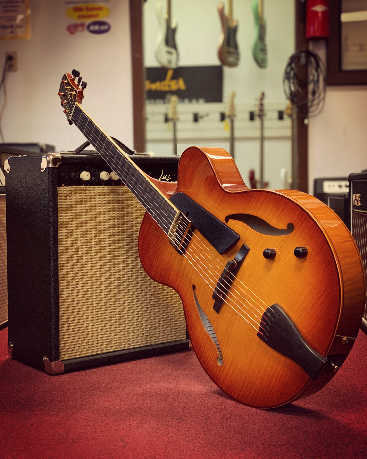 Sadowsky Jim Hall model archtop guitar review