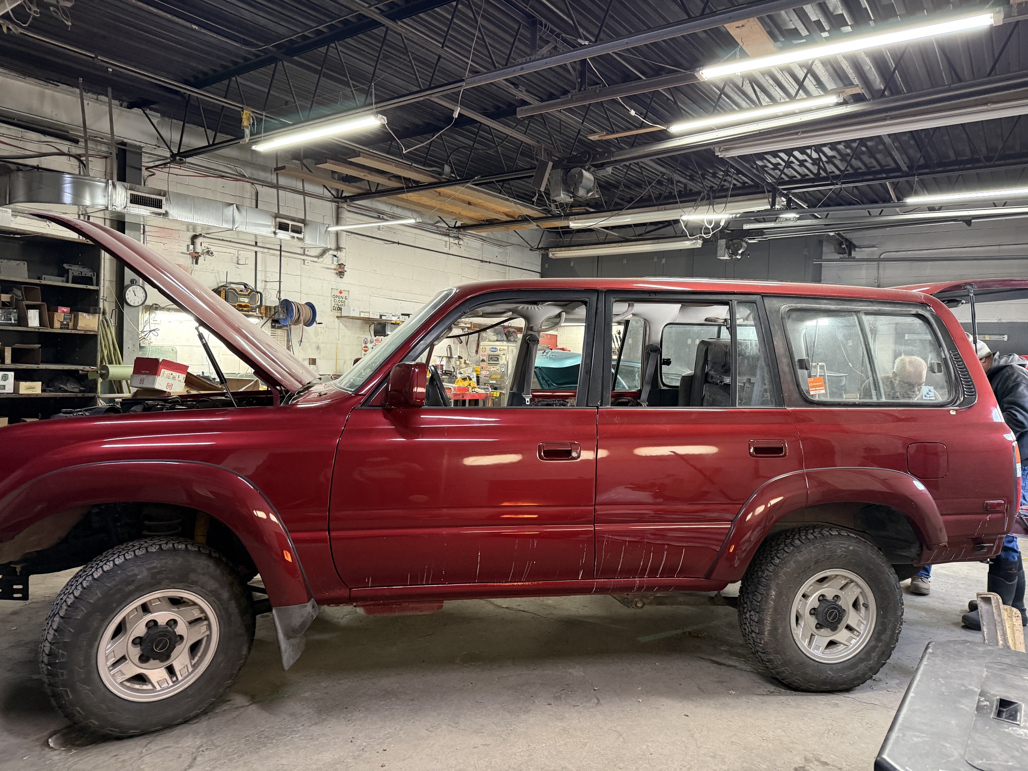 What size wheels and tires for stock land cruiser 80?