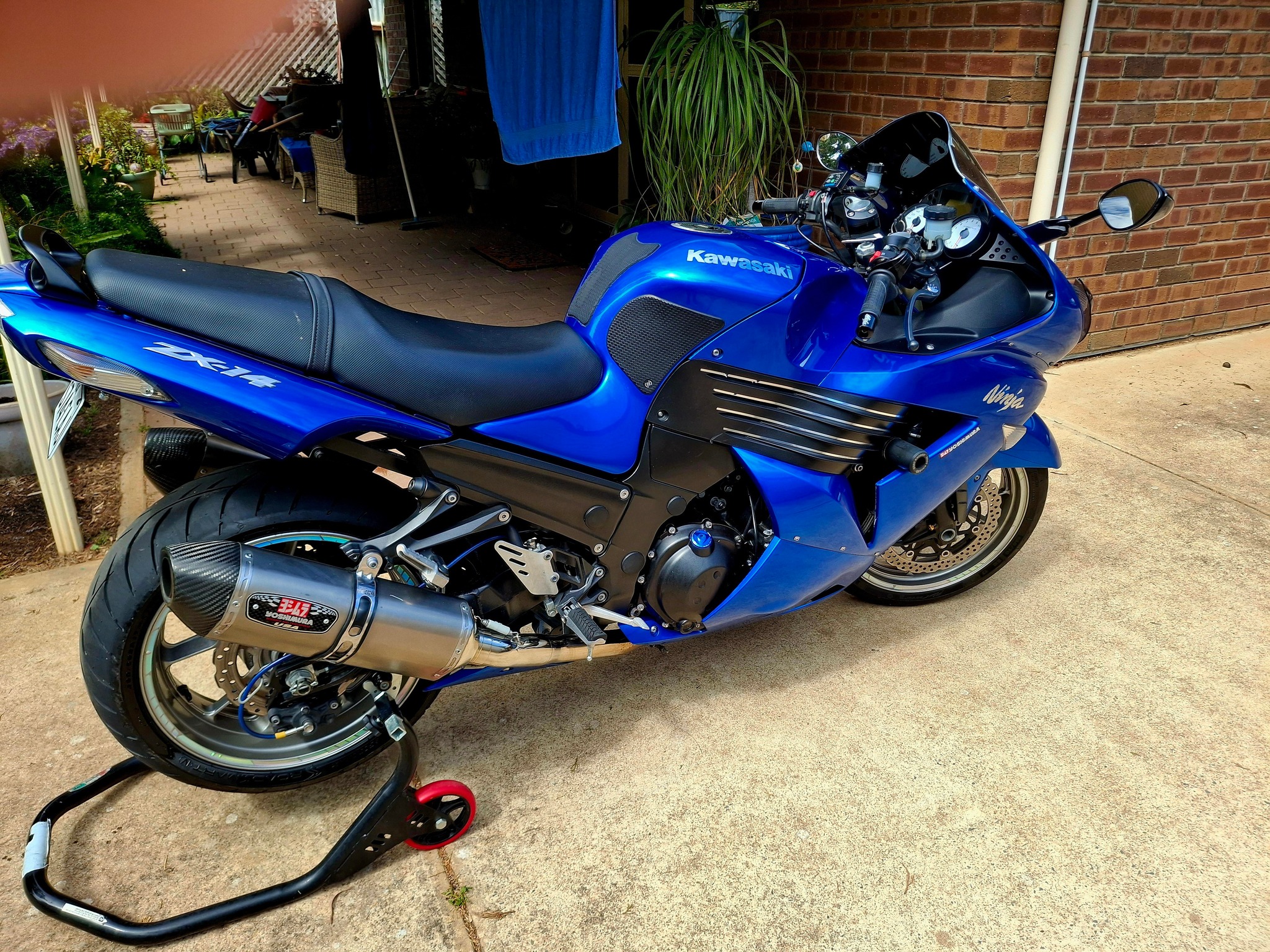 sweet Sweet ZX-6R credit @summer.garage