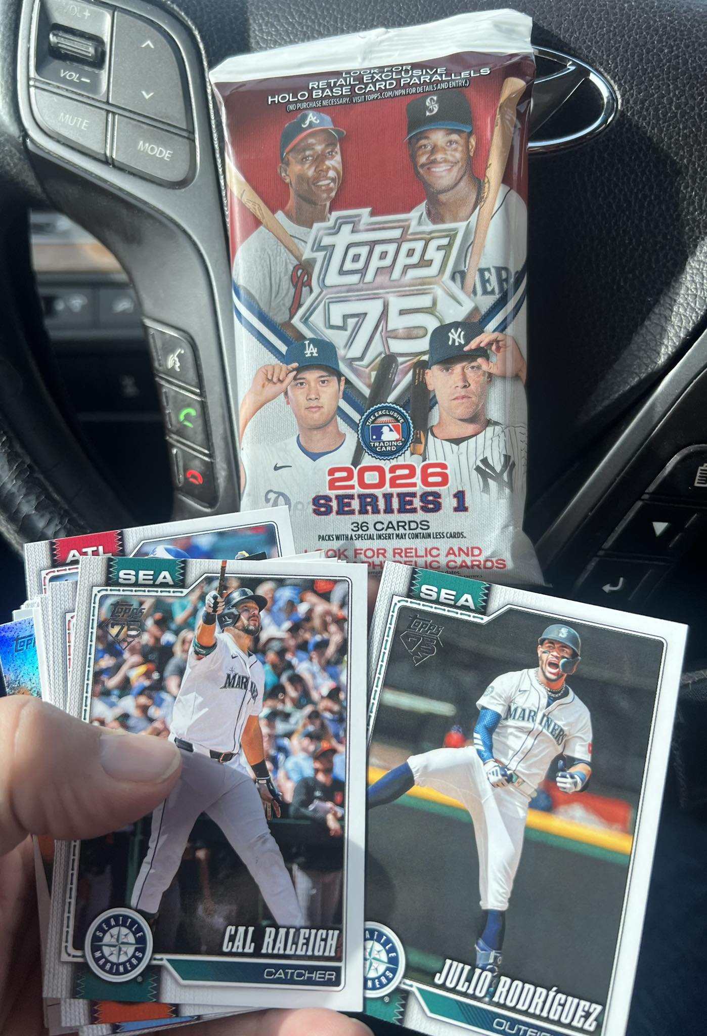 Ultimate first pack of Topps 2026 series 1, for this Mariners fan!