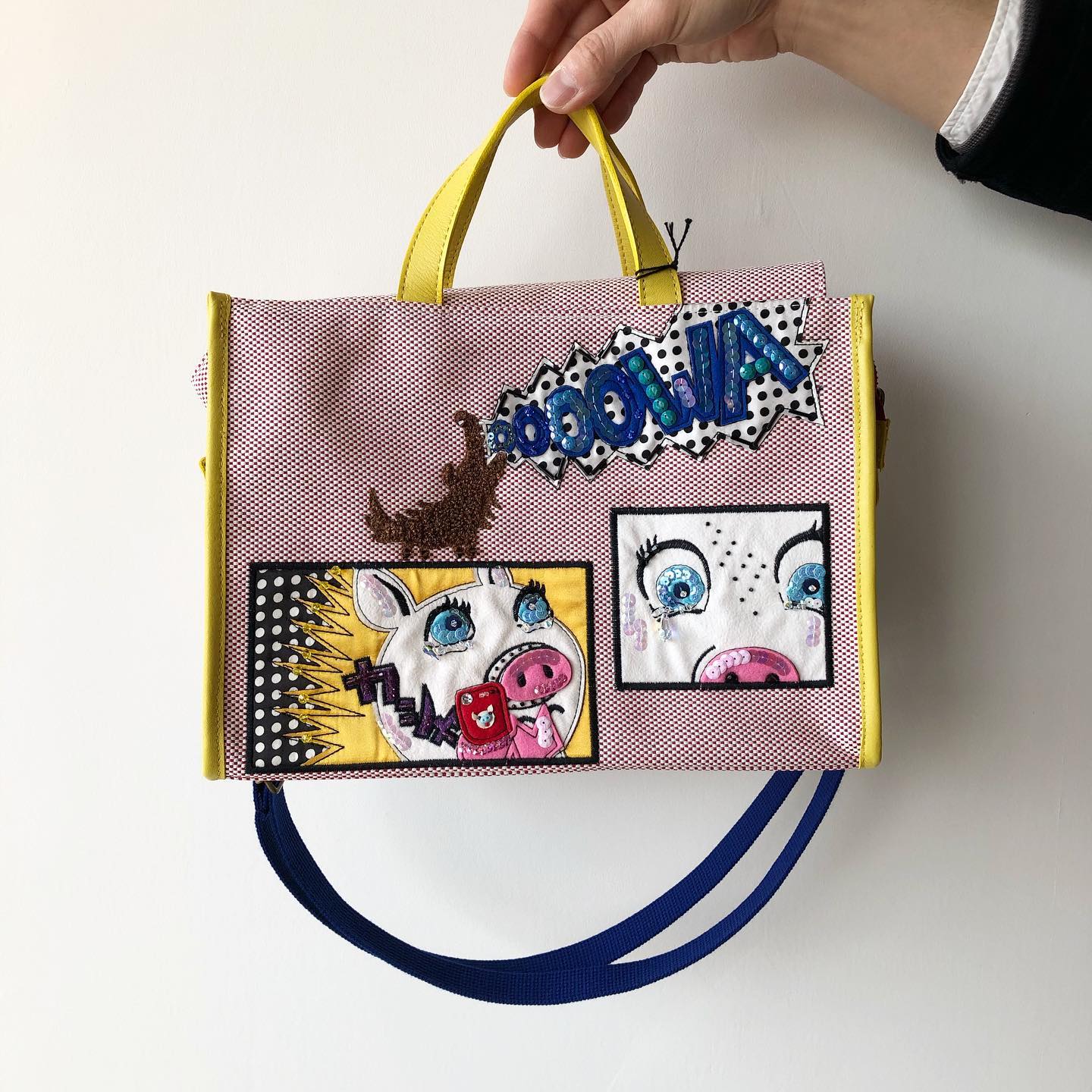 ①アルベルベロ / オレボレブラ フリンジかごバッグ 小ぶり ブタさん刺繍 アルベルベロ オレボレブラ フリンジ かごバッグ 刺繍 ラフィア ぶた