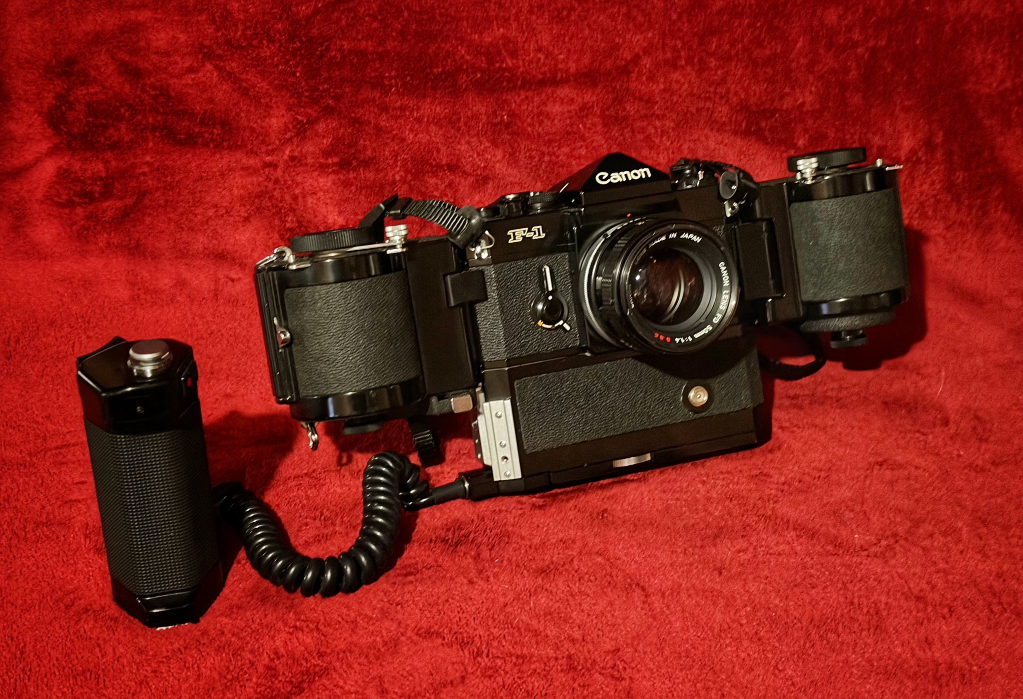 Canon F-1 camera accessories and film chamber