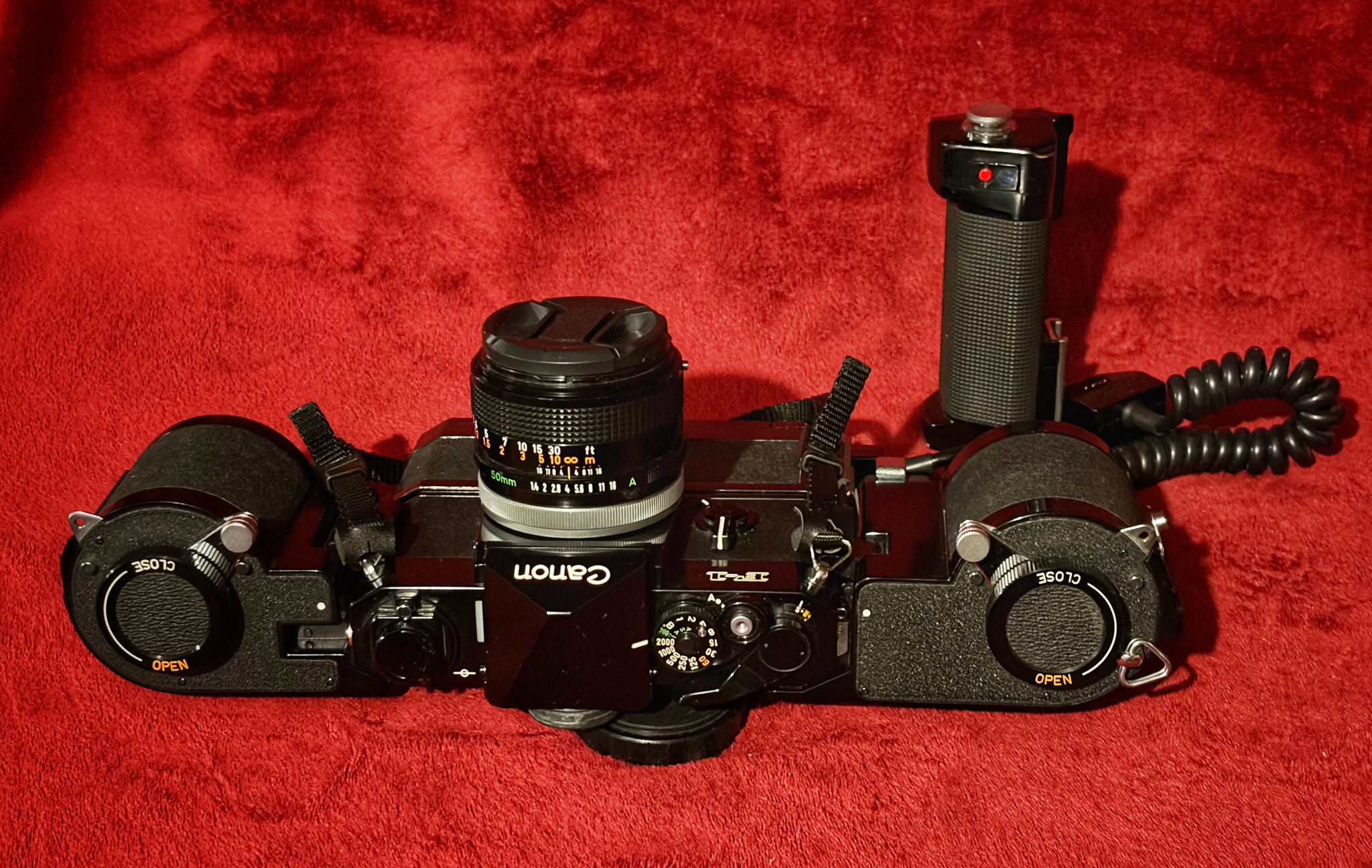 Canon F-1 camera accessories and film chamber
