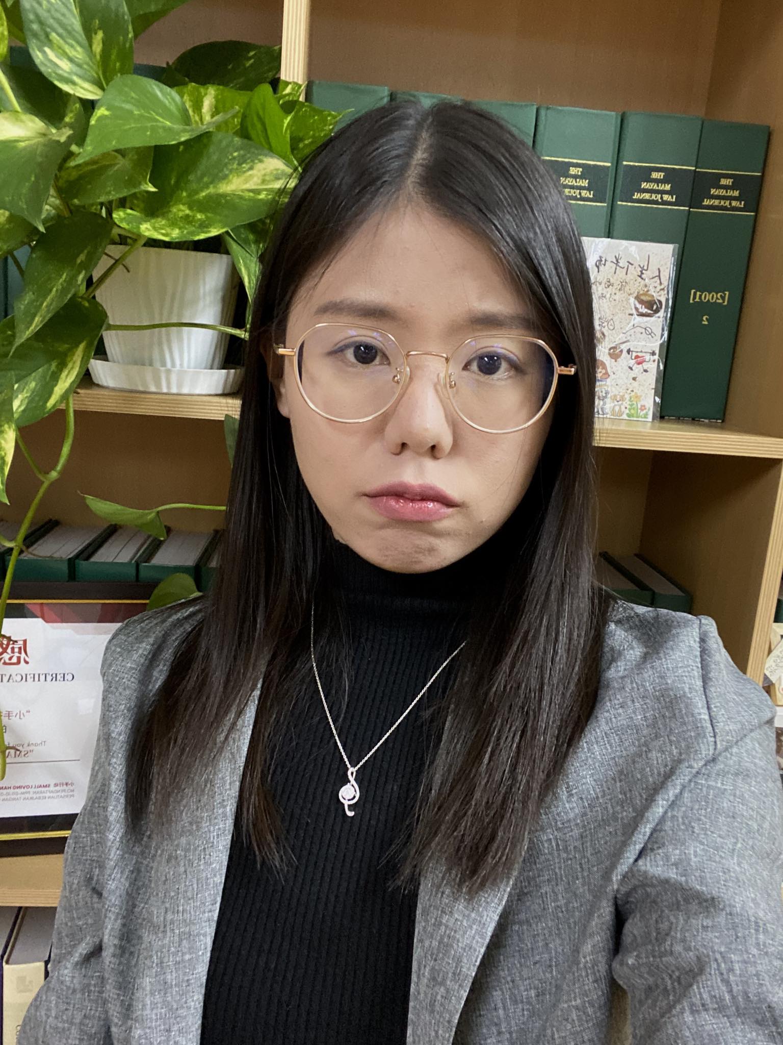 Carmen - 犯了低级失误，差点被老板骂到惨惨… 我以为台湾和大马有时差，没确认好，就假pannai跟台方延迟1小时开始线上访谈，要老板 ...