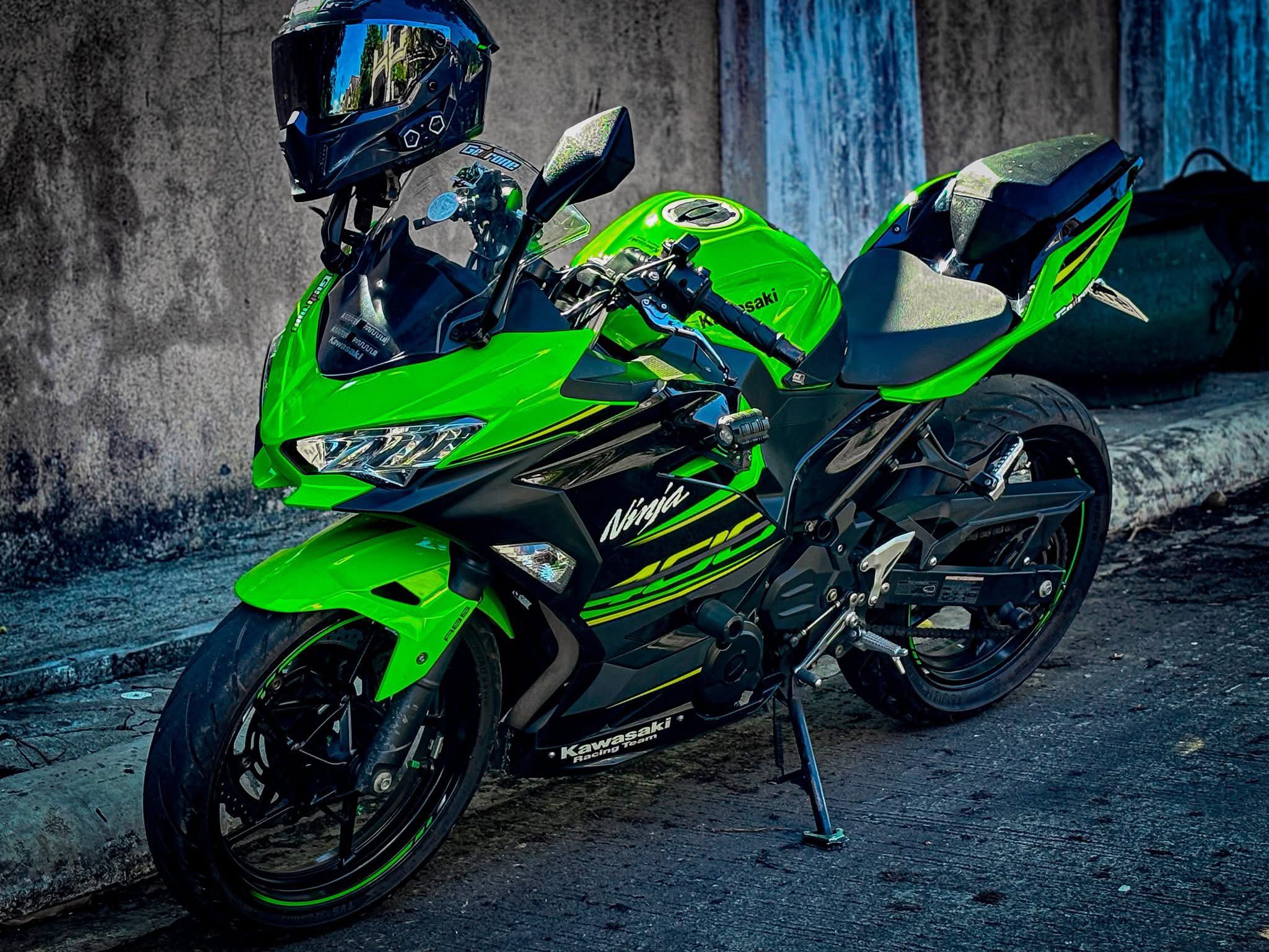 Kawasaki Ninja 1000 KTRC ABS for sale with freebies and accessories