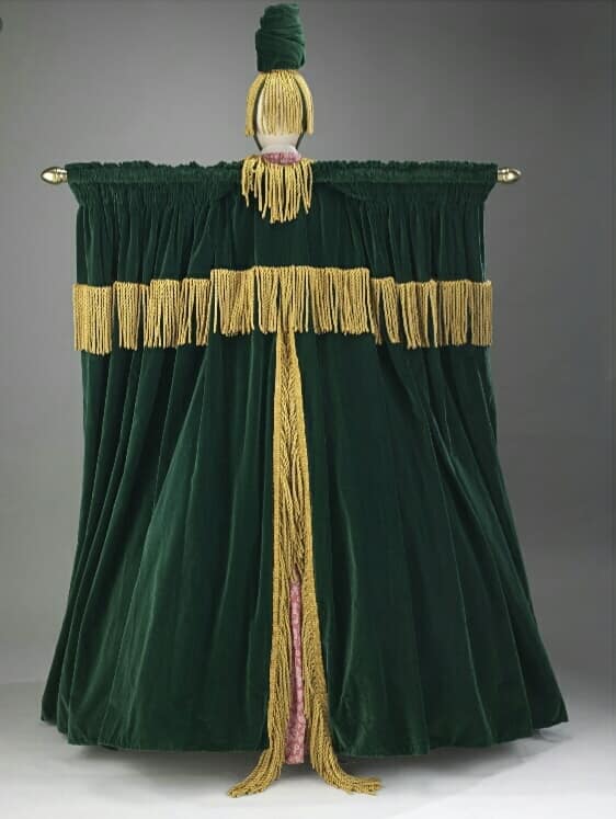 carol burnett green curtain dress Burnett's Bob Mackie 3.11.25