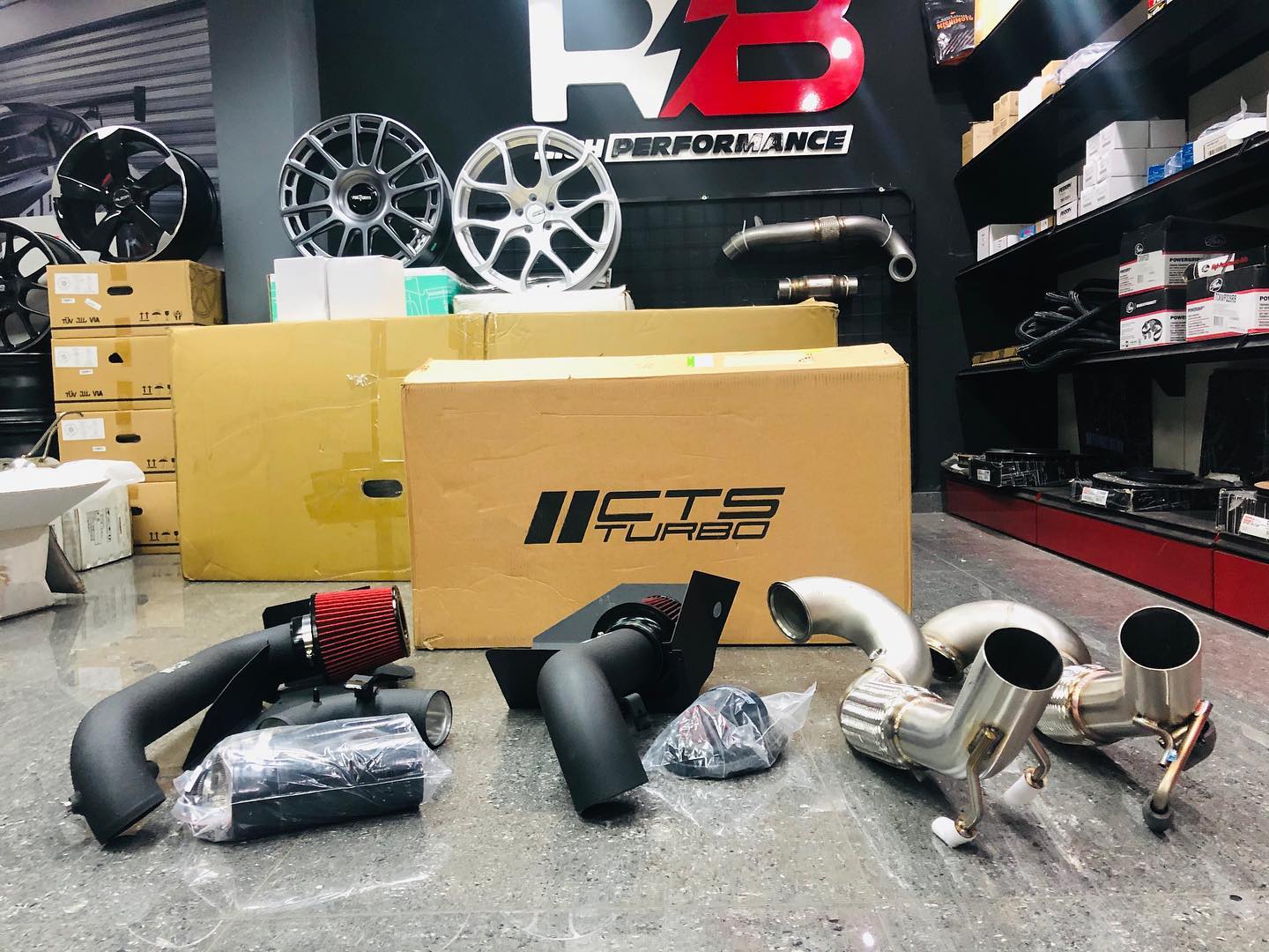 En stock intakes y downpipes marca... - RB High Performance | Facebook