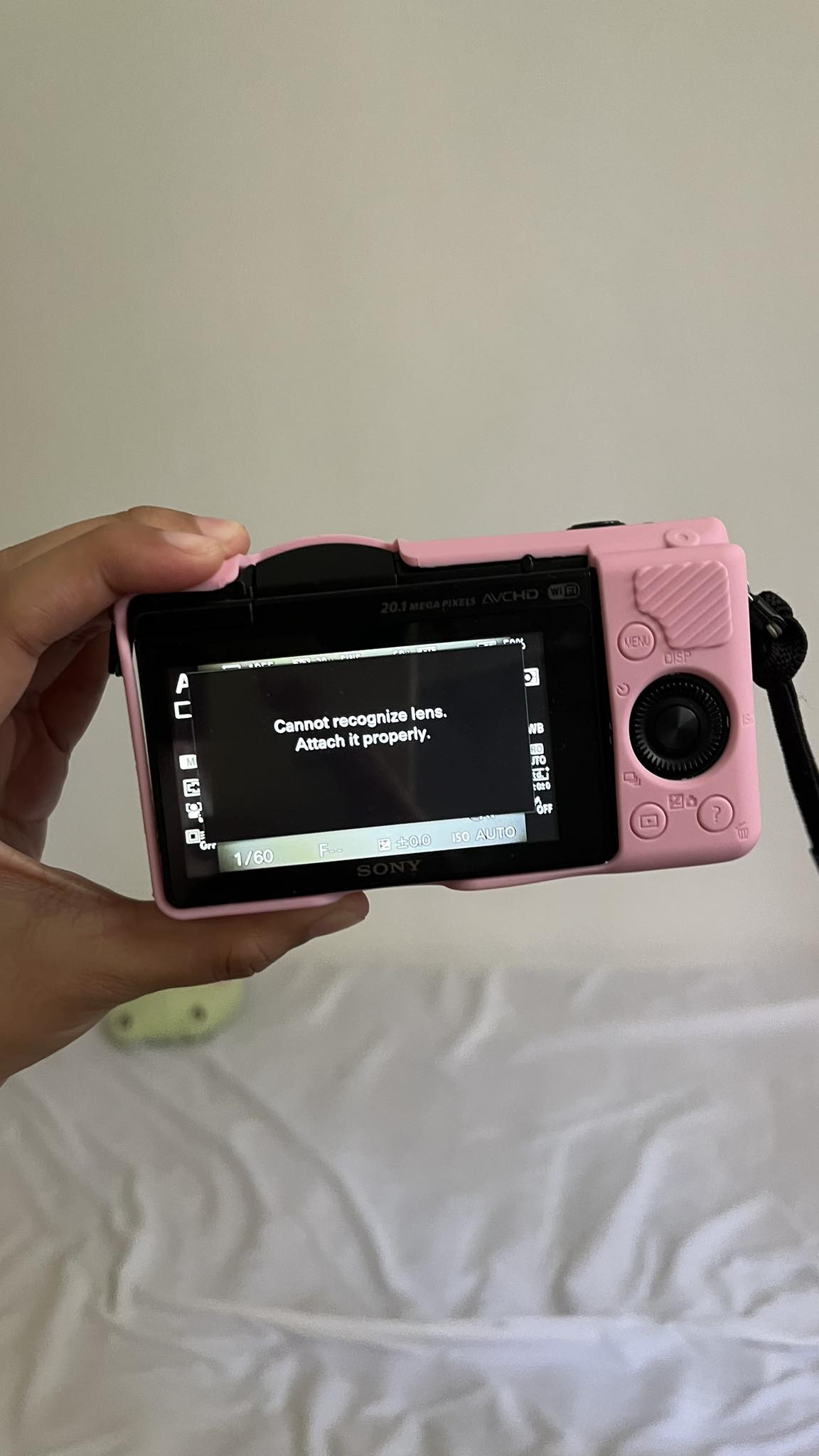 Sony a5000 camera restarts when taking photo