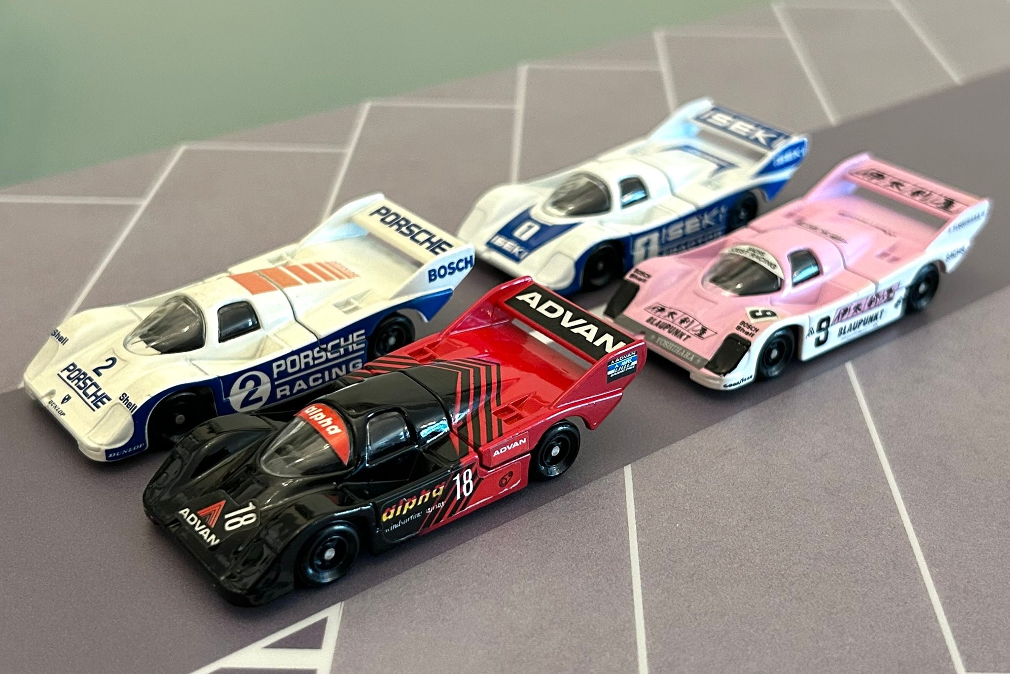 Nisseki Yanoshin Porsche 964 Tomica model