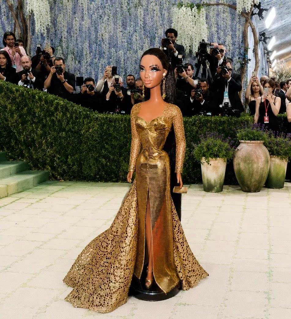 burberry gold dress 😍❤️ ABSOLUTE BEAUTIFUL ❤️😍 IN A BURBERRY'S ❤️😍 METGALA 2026 😍❤️ YGroup_A10316