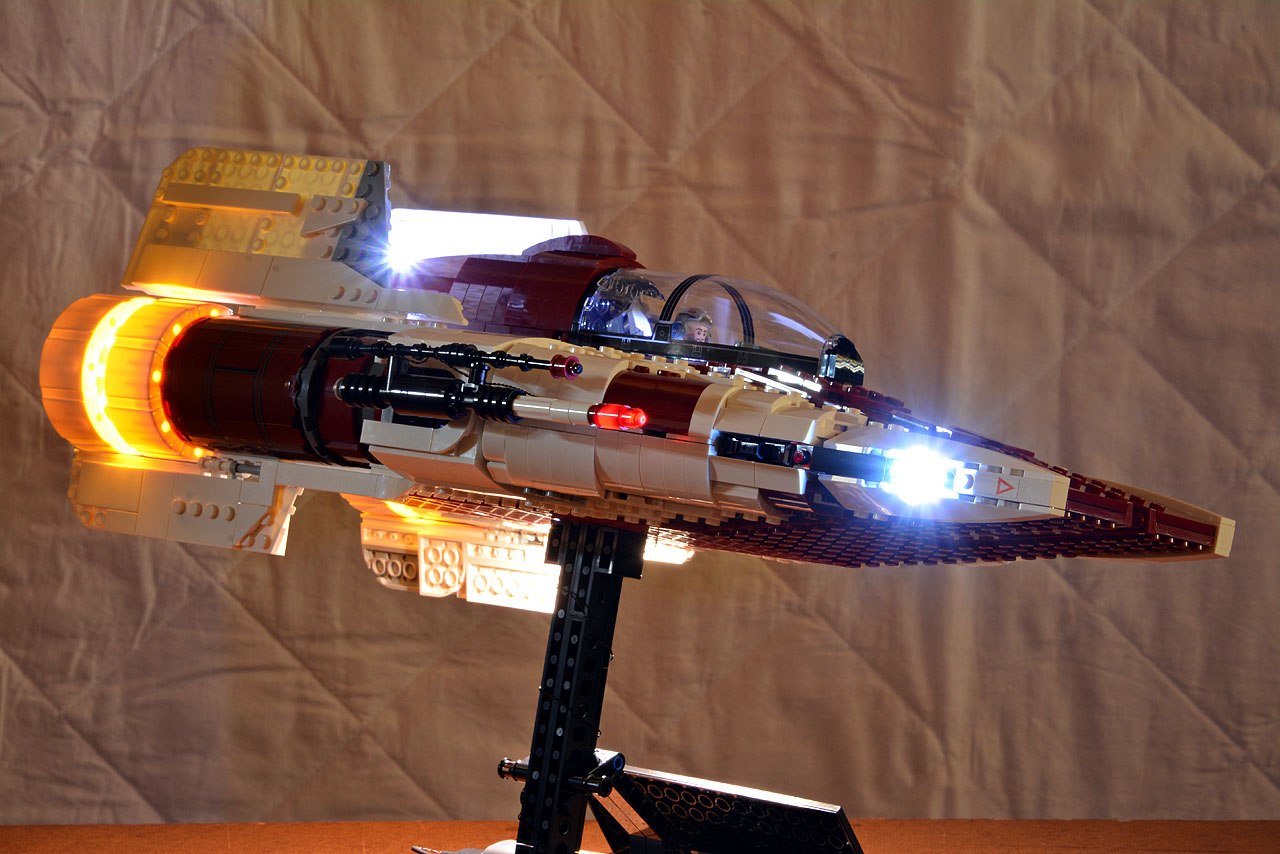 Lego UCS A-Wing Starfighter #75275 with light kit review