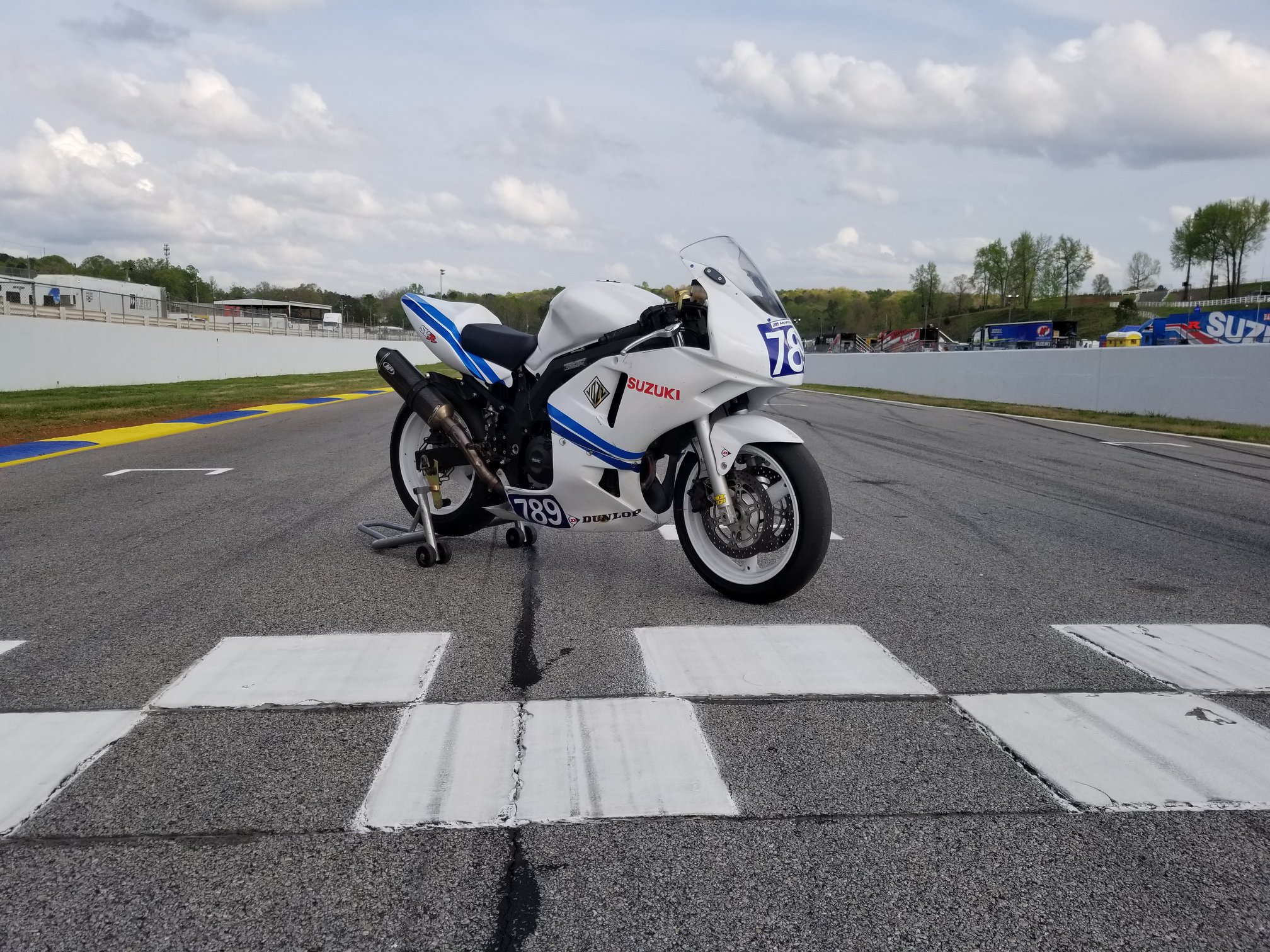 Bison - Check out this MotoAmerica Twins Cup race review...