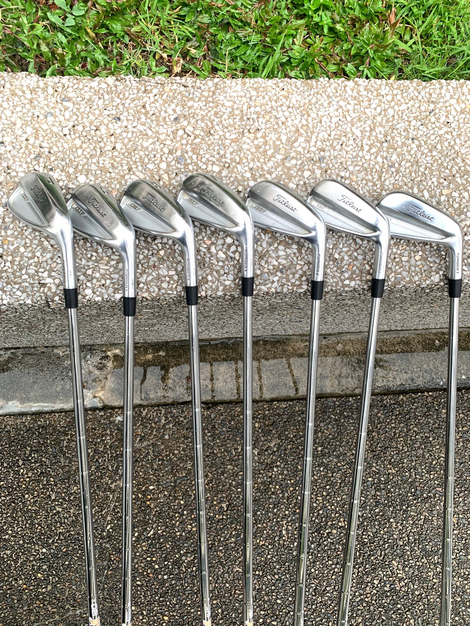 Titleist T100 2023 Shaft Dynamic Gold 120 Flex Extra Stiff 4-p 