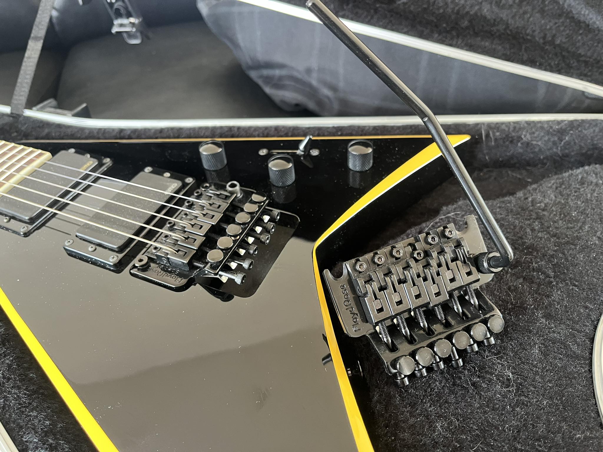 Floyd Rose 1000 bridge installed on Jackson Kelly guitar