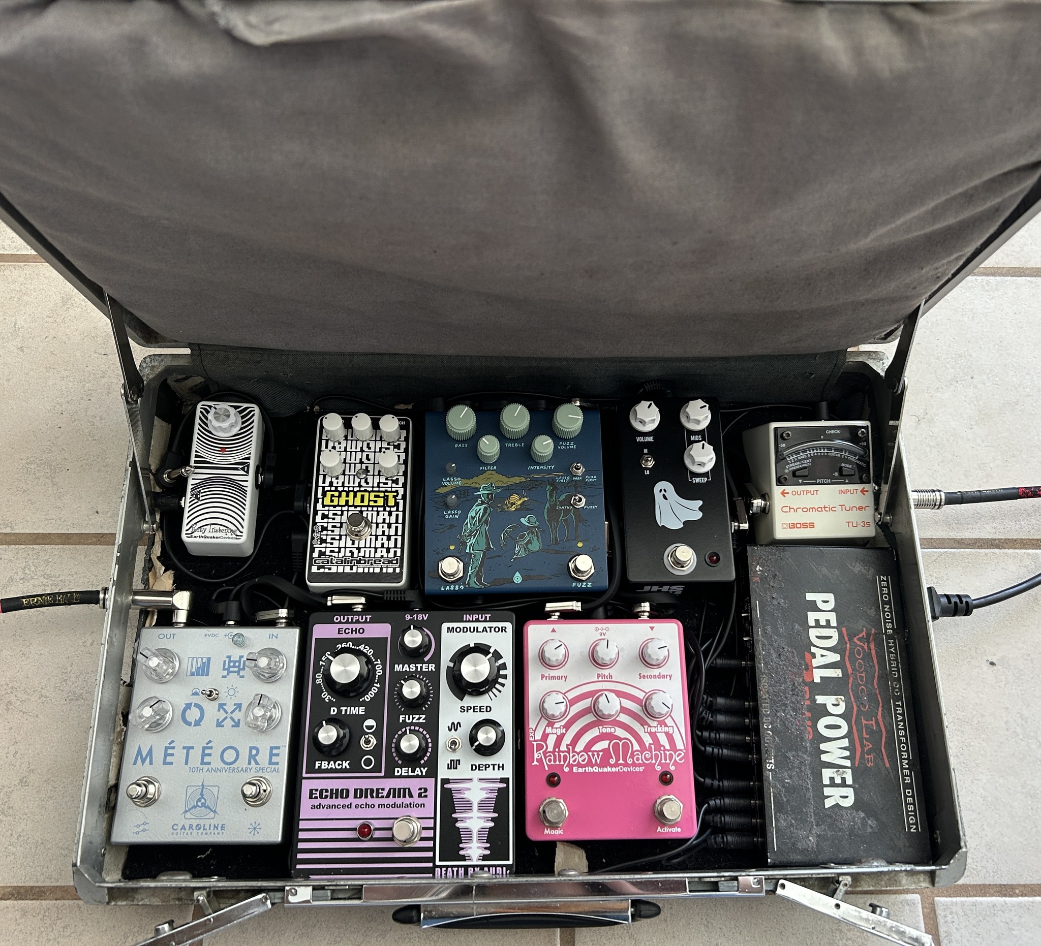 Haunting Mids pedal clarity on bass and guitar
