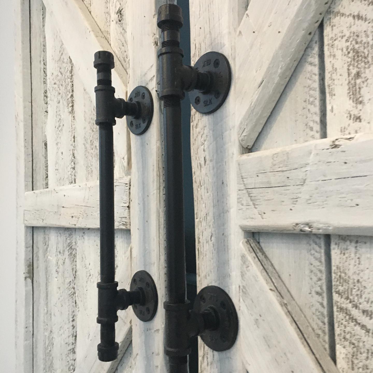 Black hardware on white wash barn... - Brett Rafferty Studios