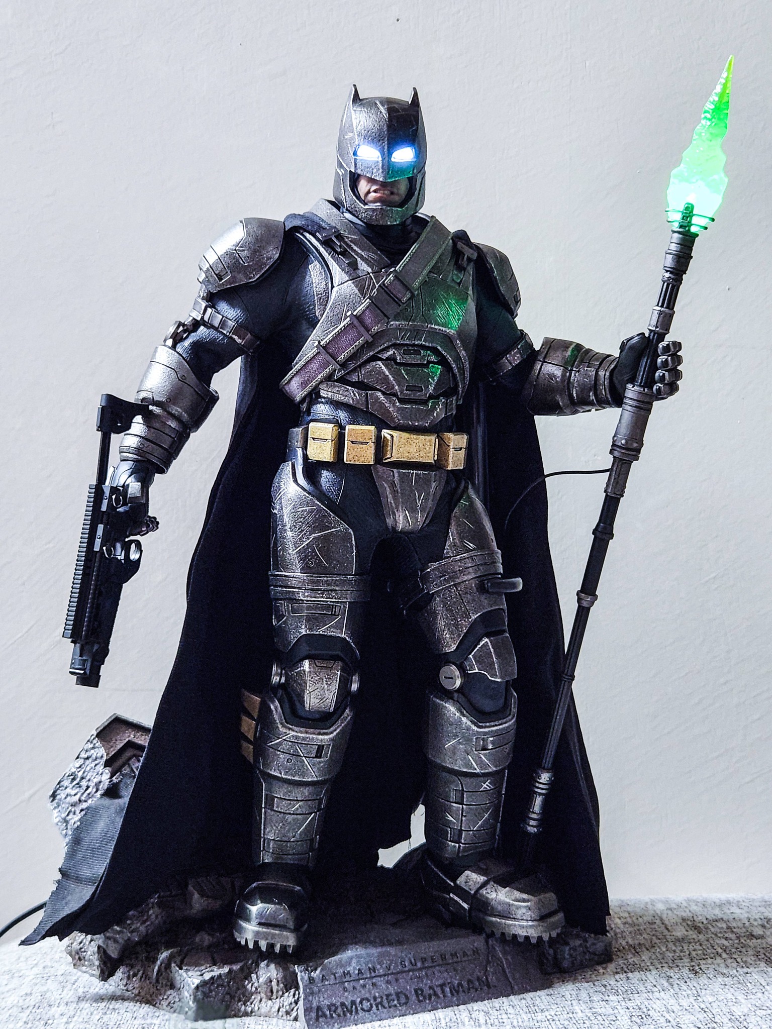 Hot Toys Armored Batman 2.0 Deluxe