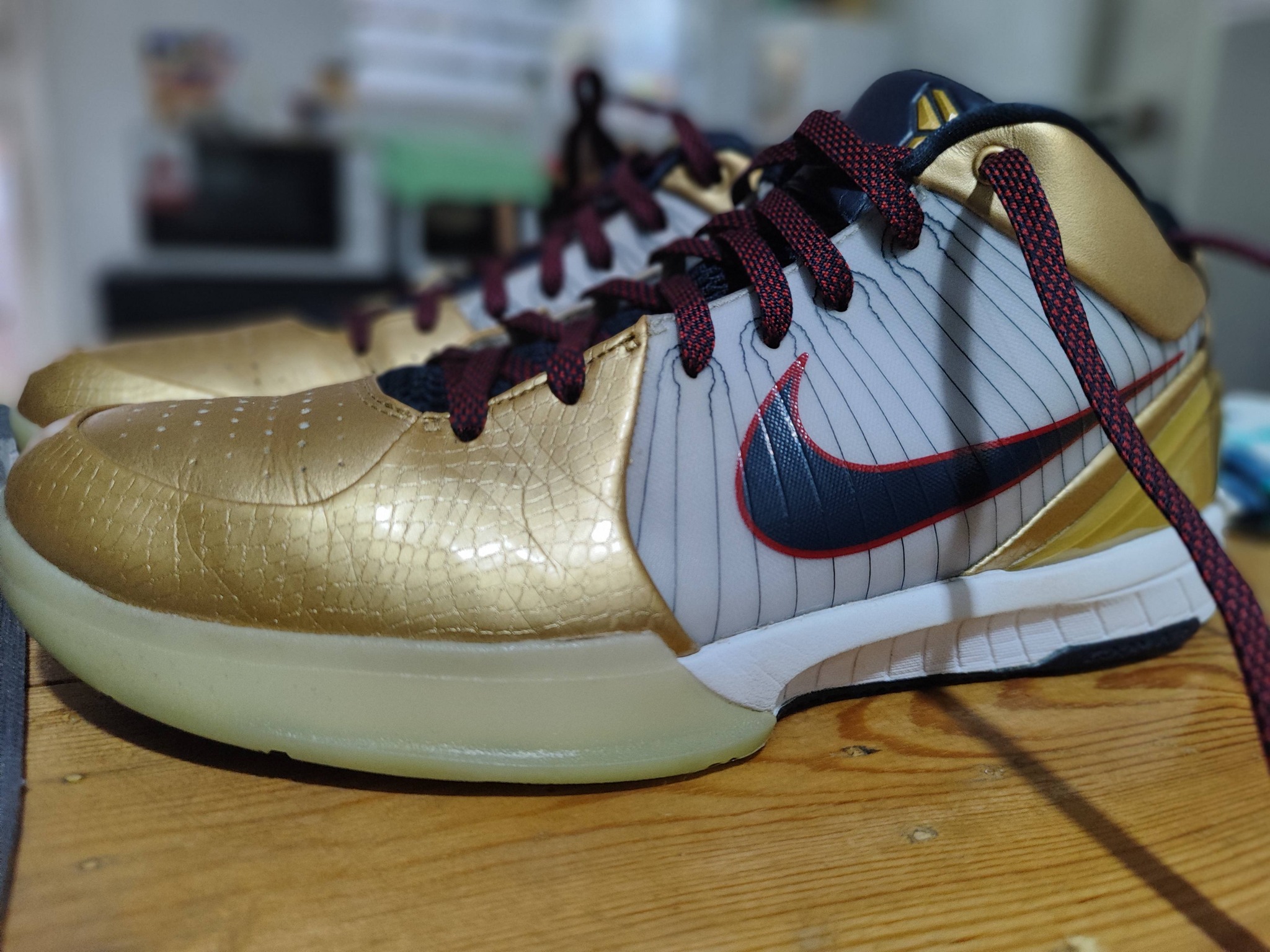 Used Nike Kobe gold medal shoes size 11 for sale