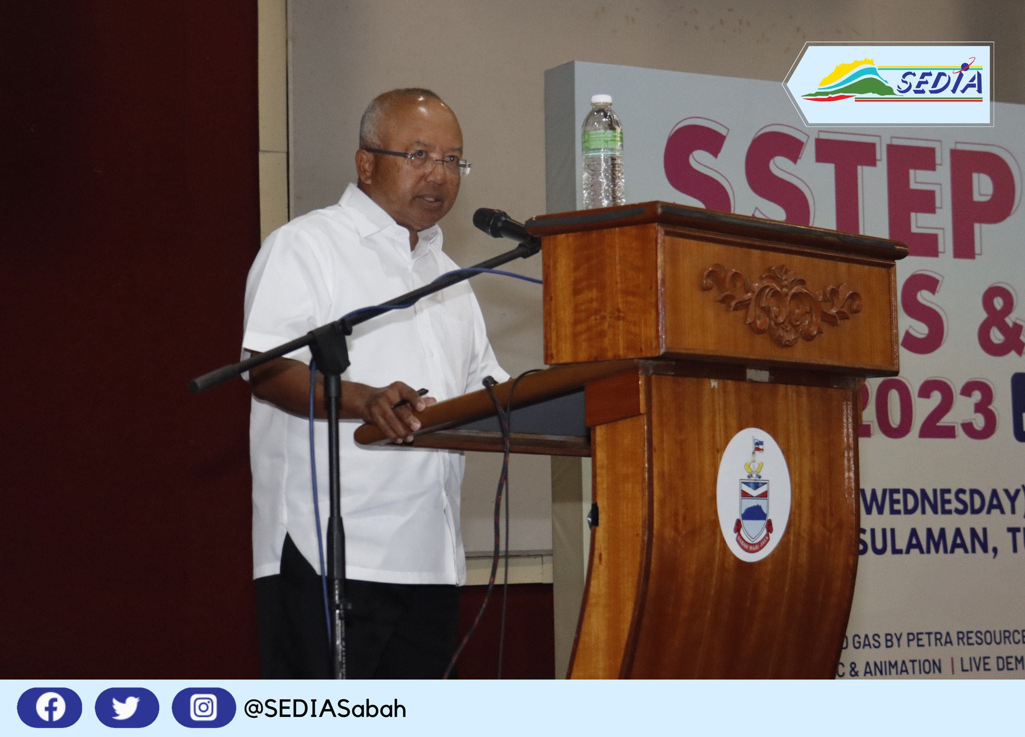 Setinggi-tinggi penghargaan dan ucapan terima kasih kepada semua yang ...