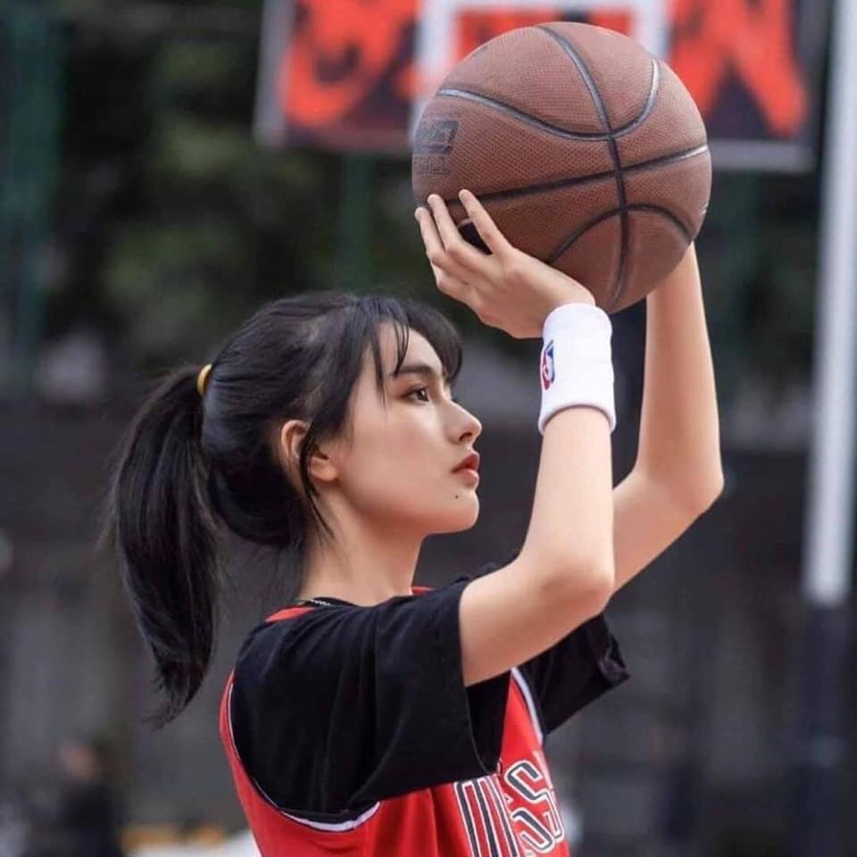 A Girl - Bóng rổ girl 🏀 https://instagram.com/dreamygirl.2000 | Facebook