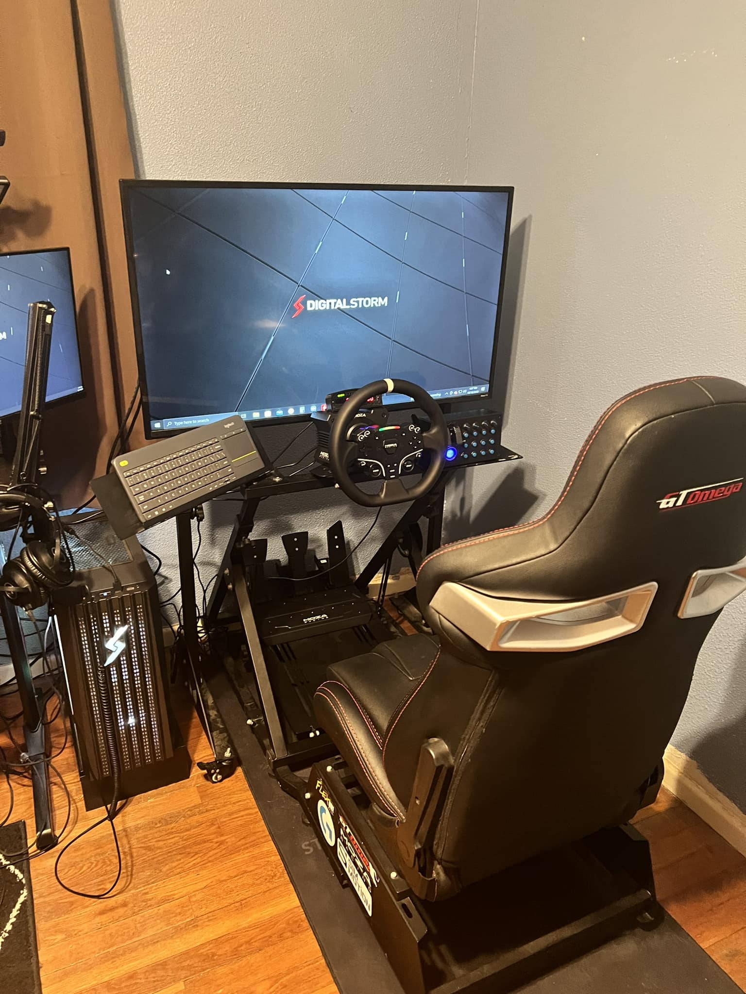 Moza racing setup with GTOmega gear