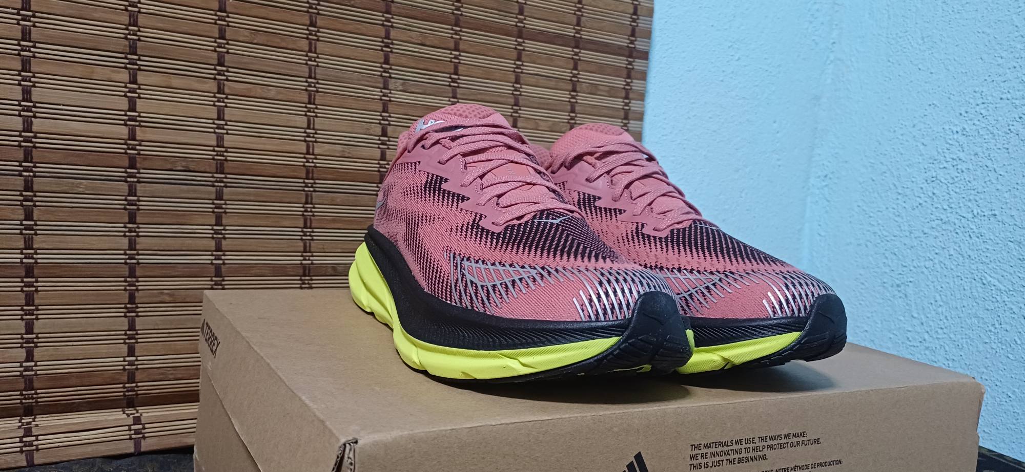 HOKA Clifton 9 GTX TS 26.5cm 【公式通販】