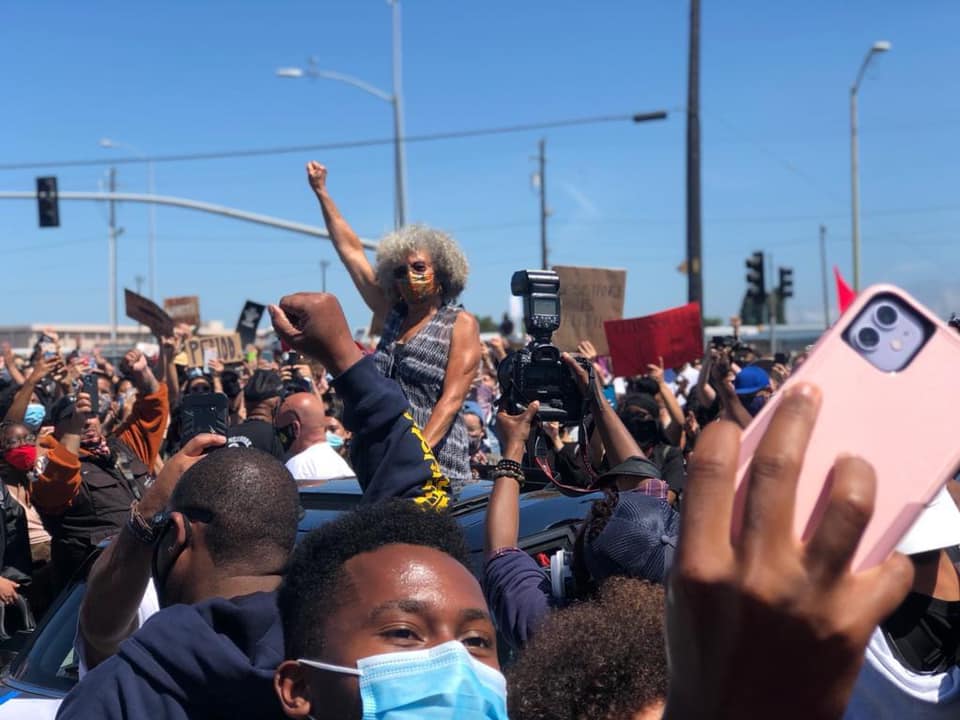 “Angela Davis broke... - D.A.M - The Direct Action Movement | Facebook