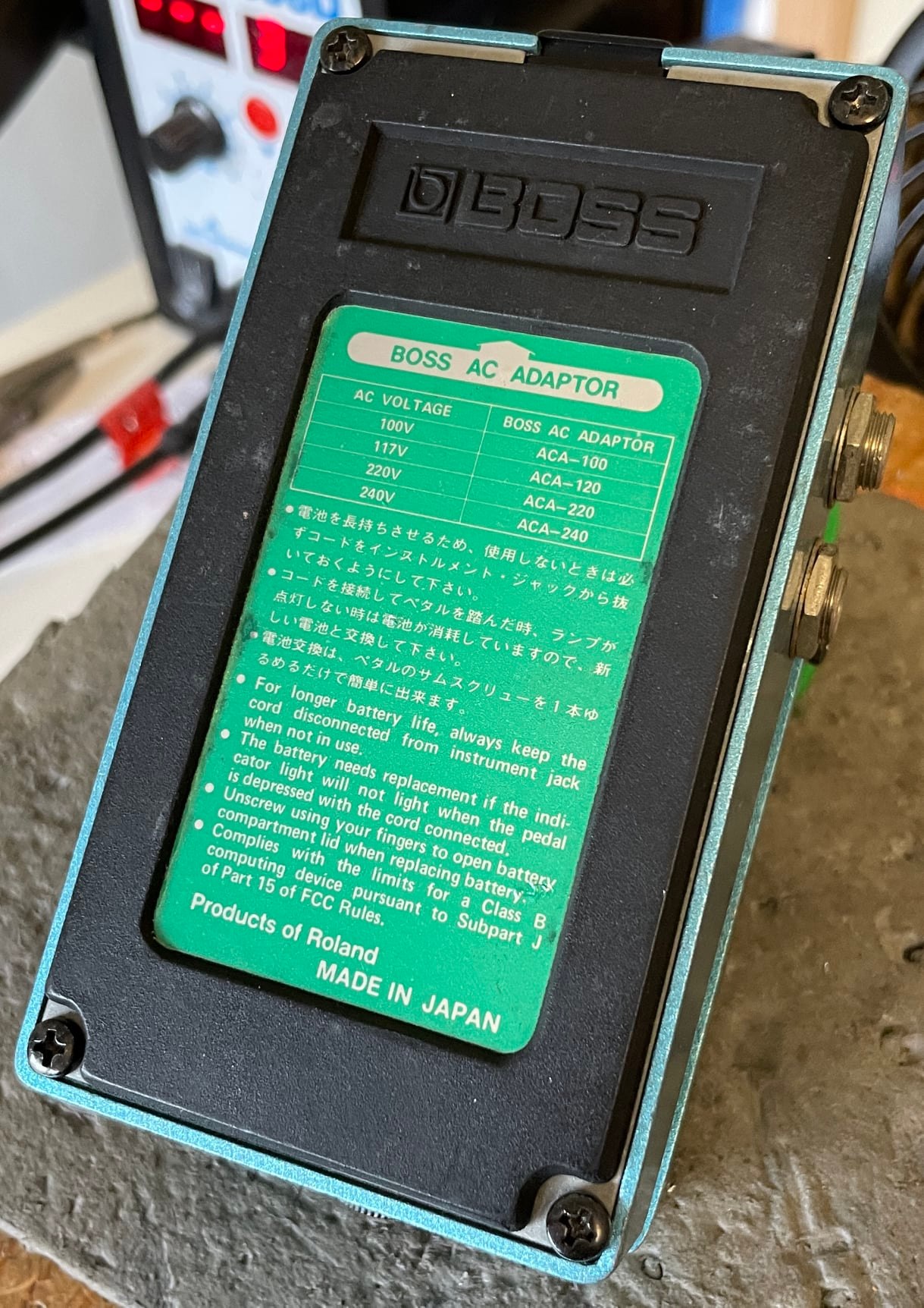 Should I mod my Boss CE-3 for 9v power supply?